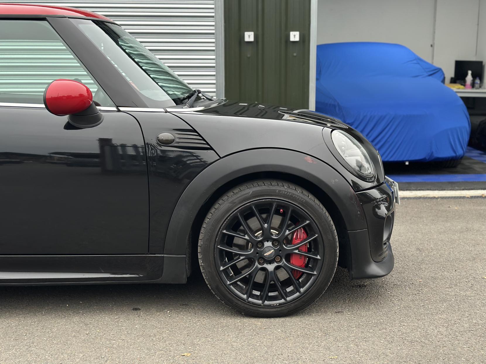 MINI Hatch 1.6 John Cooper Works Hatchback 3dr Petrol Manual Euro 5 (211 ps)