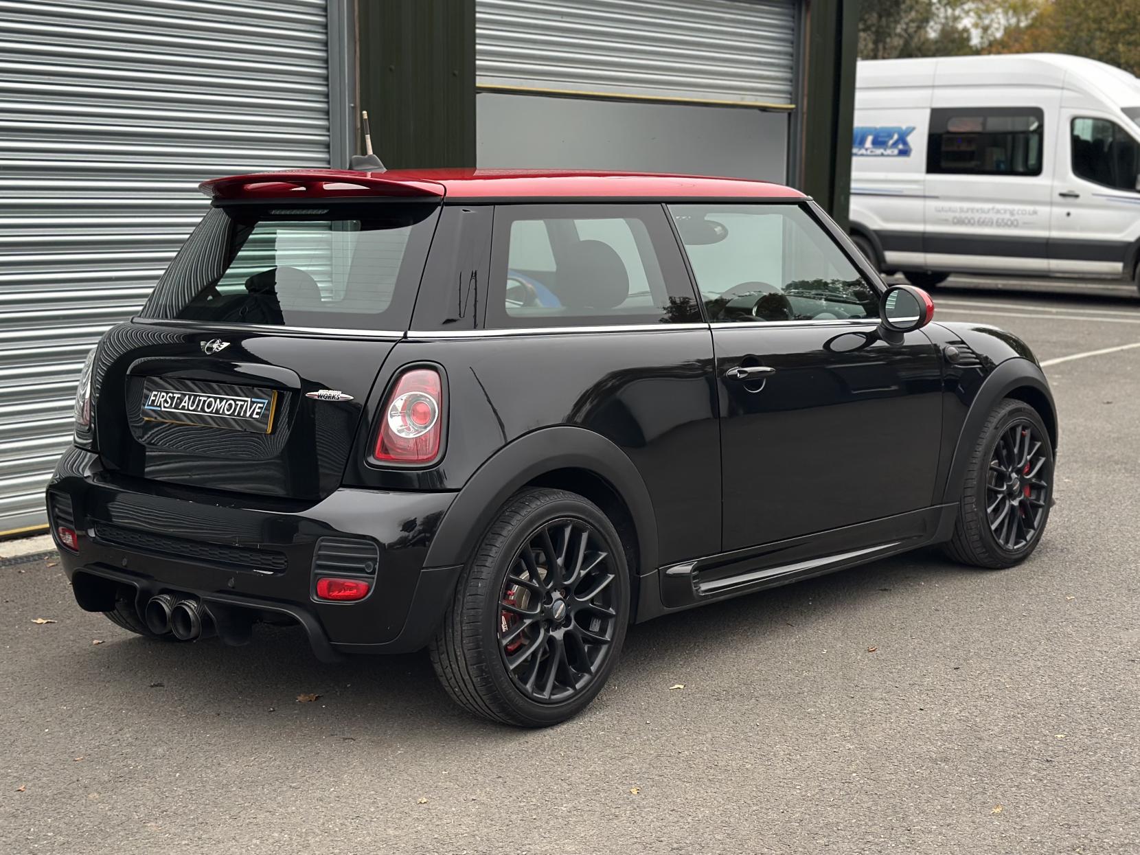 MINI Hatch 1.6 John Cooper Works Hatchback 3dr Petrol Manual Euro 5 (211 ps)