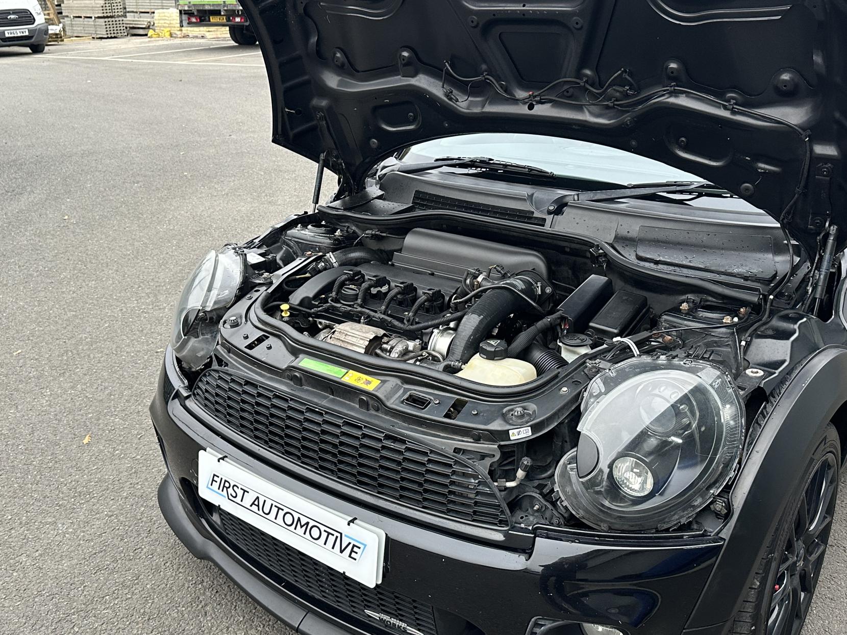 MINI Hatch 1.6 John Cooper Works Hatchback 3dr Petrol Manual Euro 5 (211 ps)