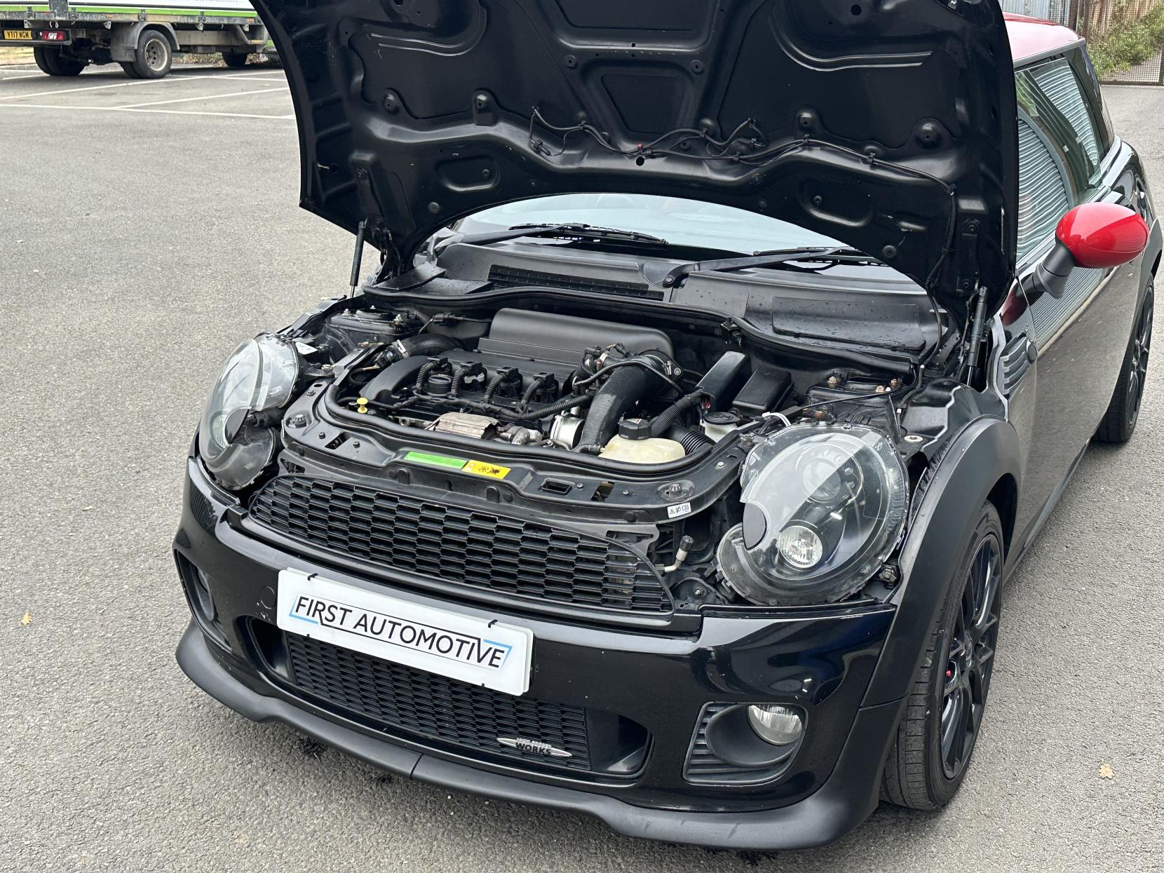 MINI Hatch 1.6 John Cooper Works Hatchback 3dr Petrol Manual Euro 5 (211 ps)