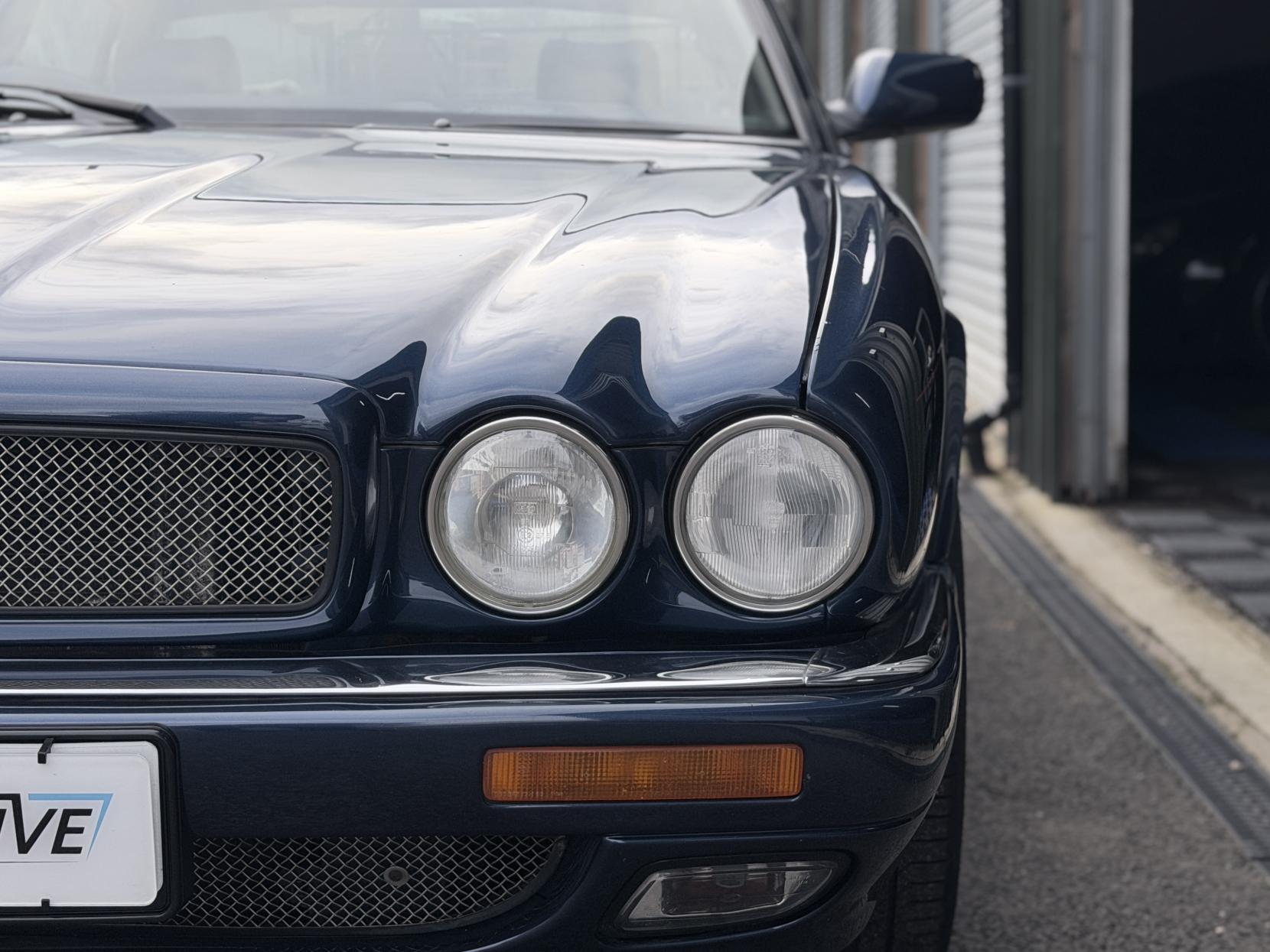 Jaguar XJR 4.0 Saloon 4dr Petrol Manual (322 bhp)