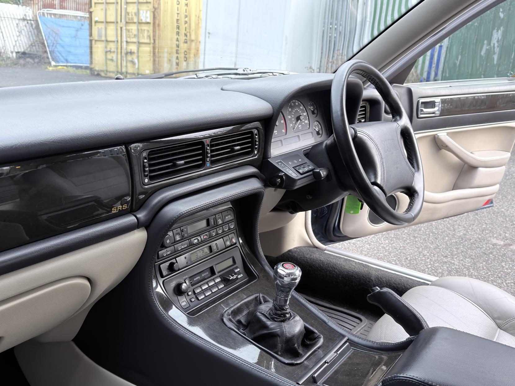 Jaguar XJR 4.0 Saloon 4dr Petrol Manual (322 bhp)