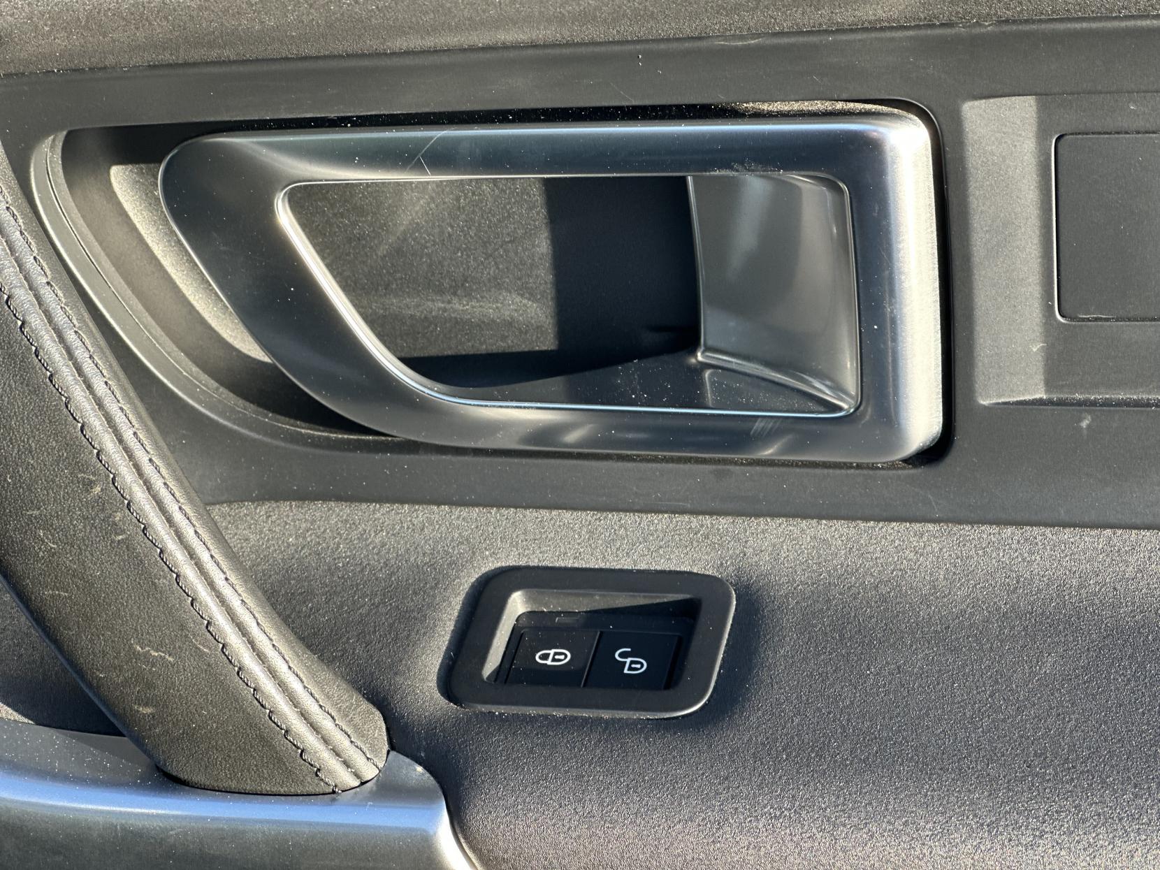 Land Rover Discovery Sport 2.0 TD4 Landmark SUV 5dr Diesel Auto 4WD Euro 6 (s/s) (180 ps)