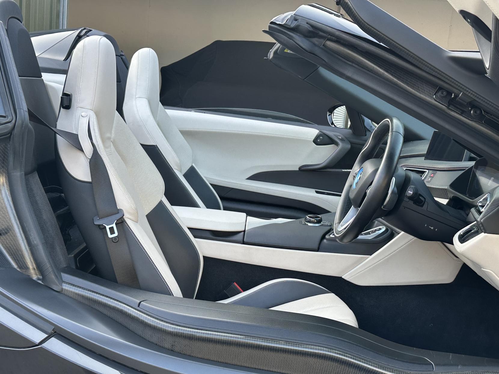 BMW i8 1.5 11.6kWh Roadster 2dr Petrol Plug-in Hybrid Auto 4WD Euro 6 (s/s) (374 ps)