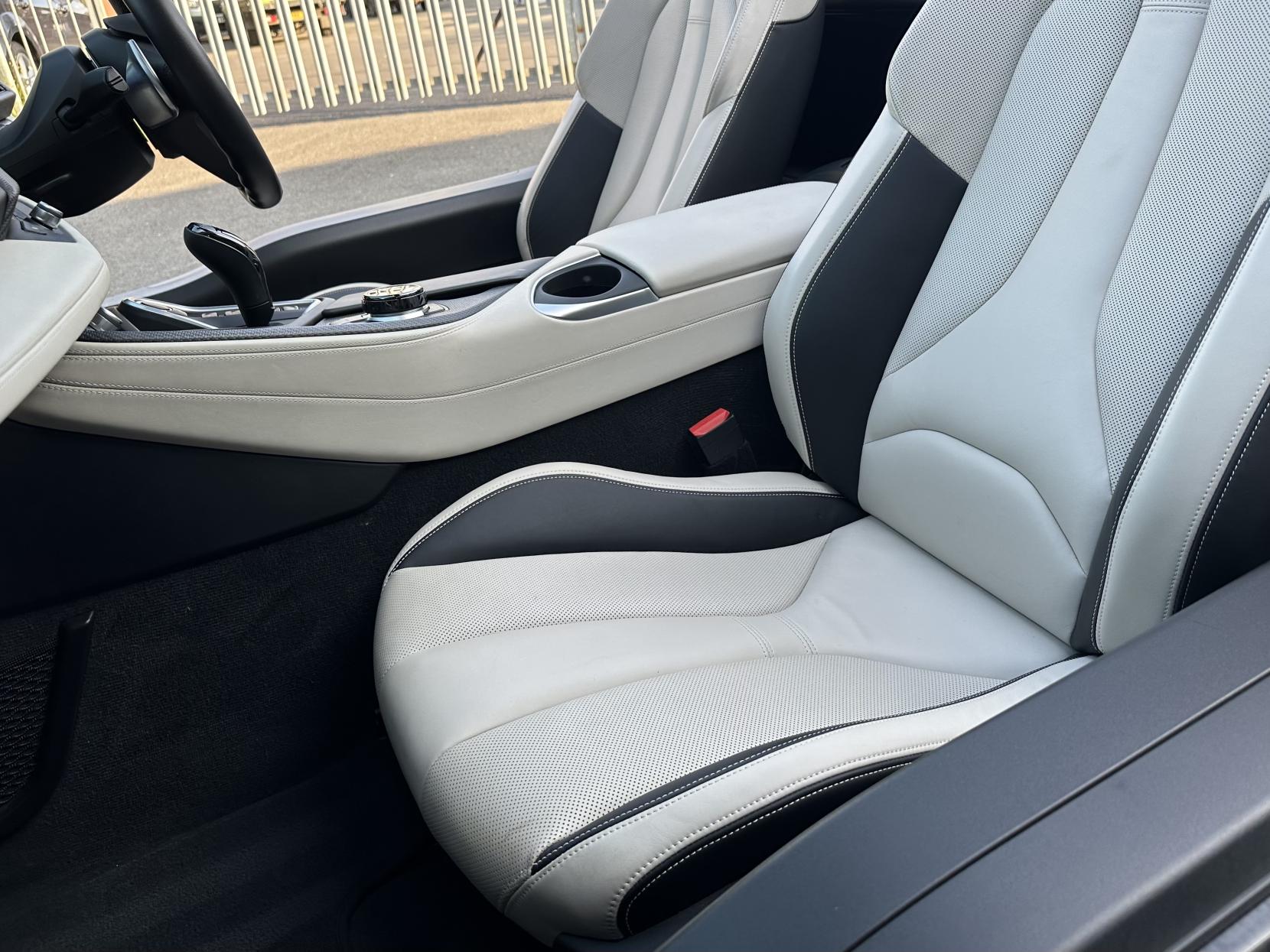 BMW i8 1.5 11.6kWh Roadster 2dr Petrol Plug-in Hybrid Auto 4WD Euro 6 (s/s) (374 ps)