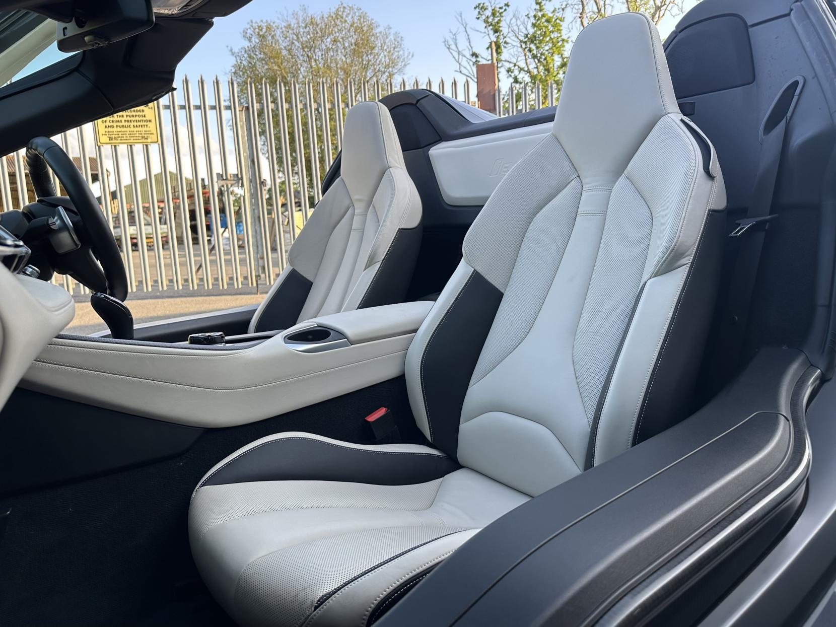 BMW i8 1.5 11.6kWh Roadster 2dr Petrol Plug-in Hybrid Auto 4WD Euro 6 (s/s) (374 ps)