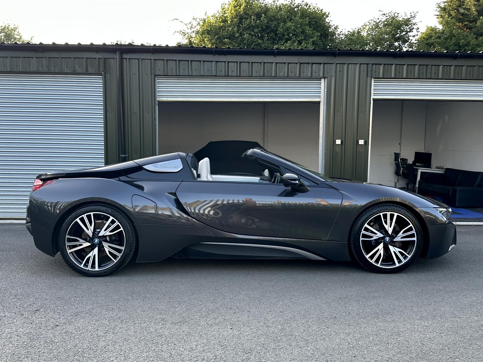 BMW i8 1.5 11.6kWh Roadster 2dr Petrol Plug-in Hybrid Auto 4WD Euro 6 (s/s) (374 ps)