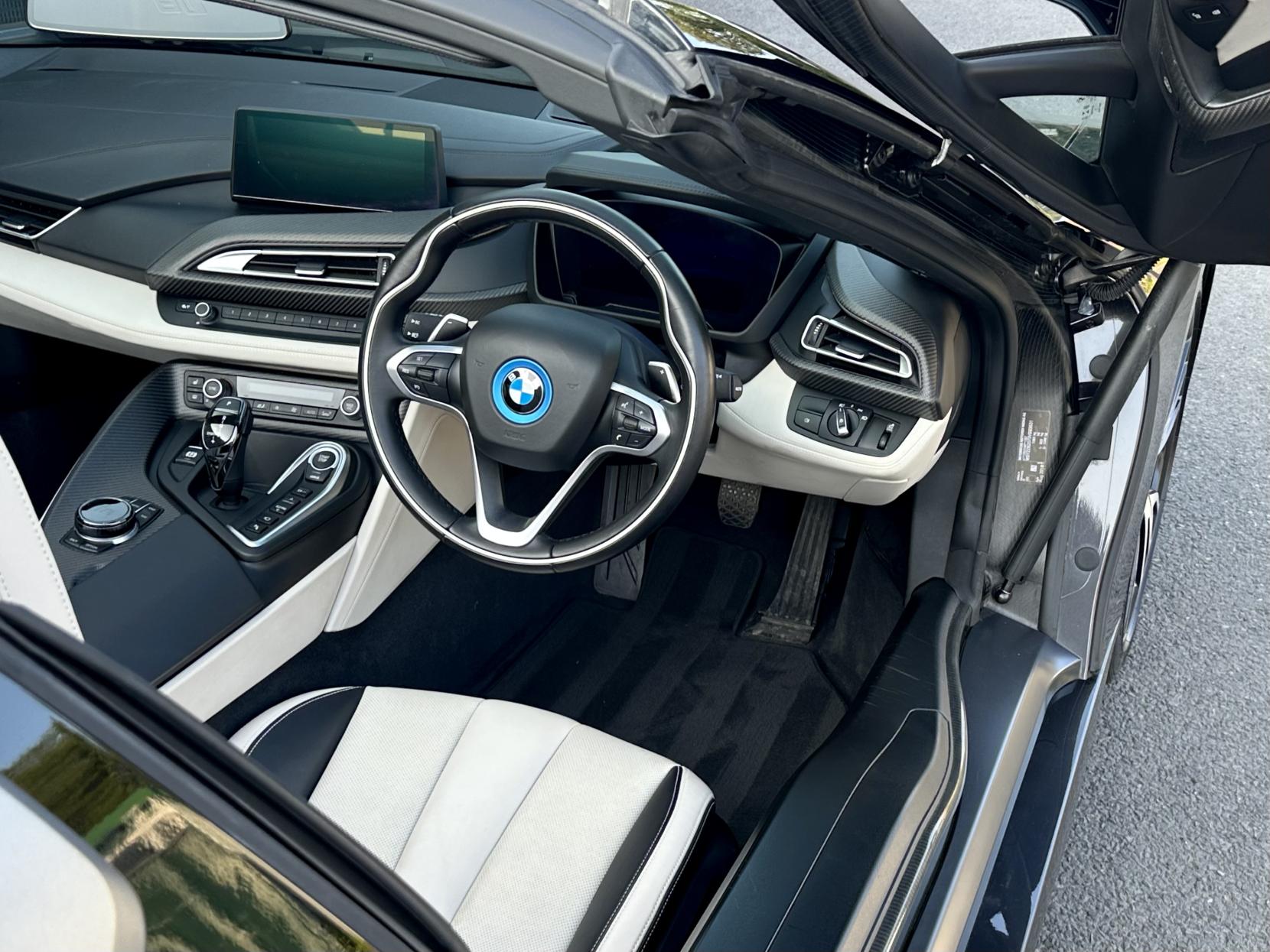 BMW i8 1.5 11.6kWh Roadster 2dr Petrol Plug-in Hybrid Auto 4WD Euro 6 (s/s) (374 ps)