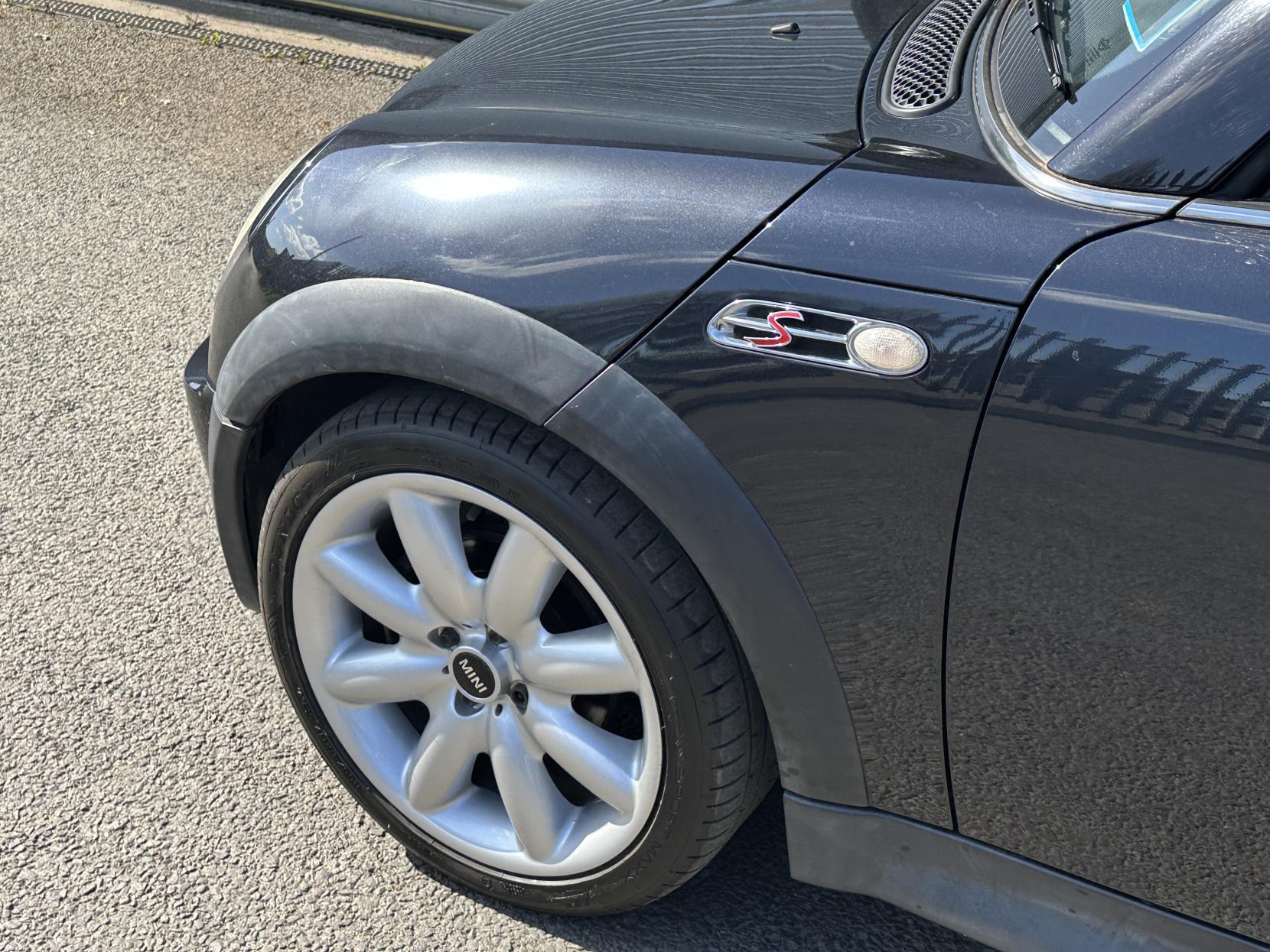 MINI Convertible 1.6 Cooper S Convertible 2dr Petrol Manual Euro 4 (163 bhp)