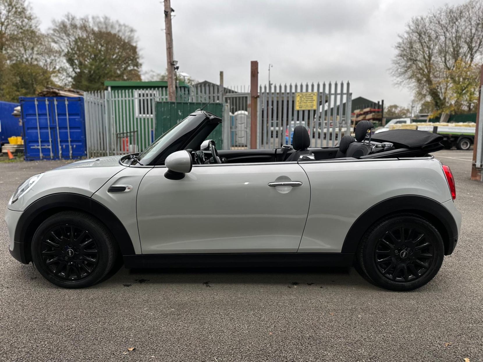 MINI Convertible 1.5 Cooper Auto Euro 6 (s/s) 2dr