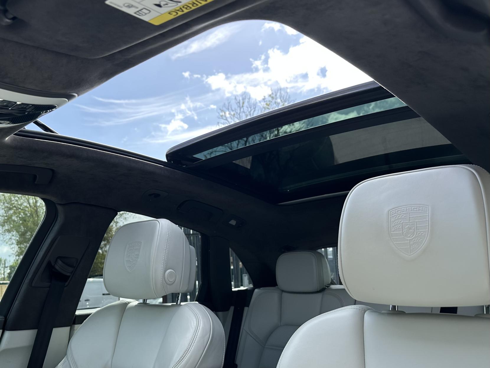 Porsche Macan 3.6T V6 Turbo SUV 5dr Petrol PDK 4WD Euro 6 (s/s) (400 ps)