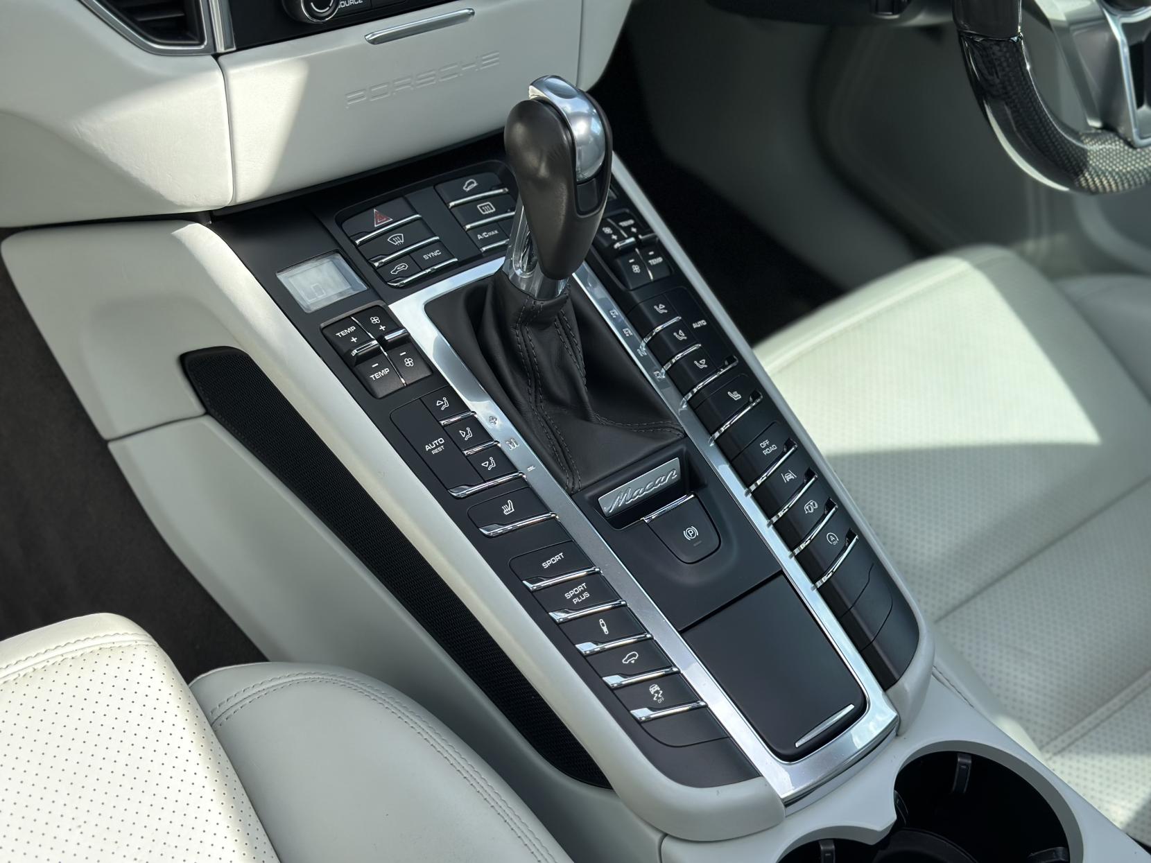 Porsche Macan 3.6T V6 Turbo SUV 5dr Petrol PDK 4WD Euro 6 (s/s) (400 ps)