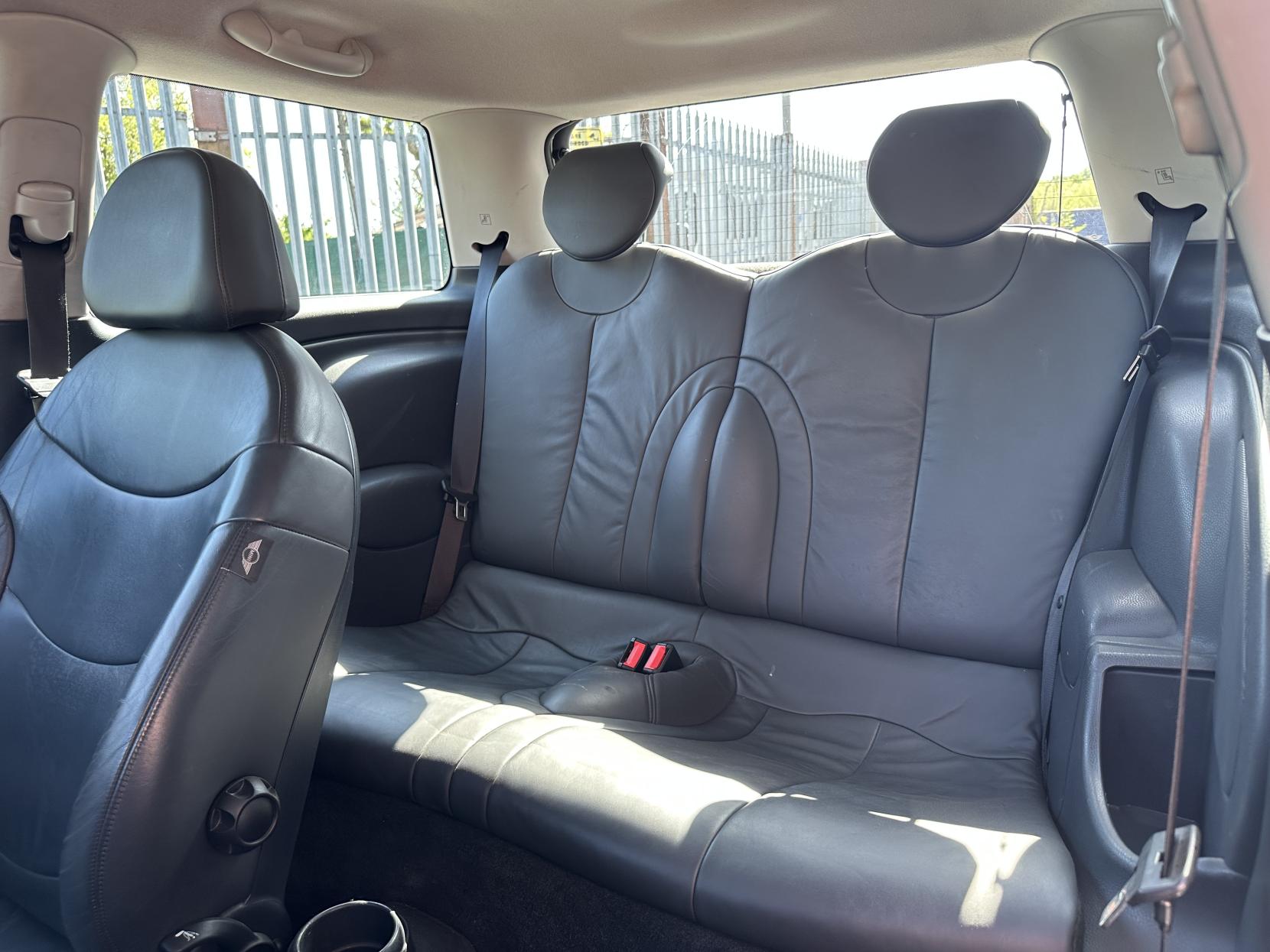 MINI Hatch 1.6 Cooper S Hatchback 3dr Petrol Manual Euro 3 (163 bhp)