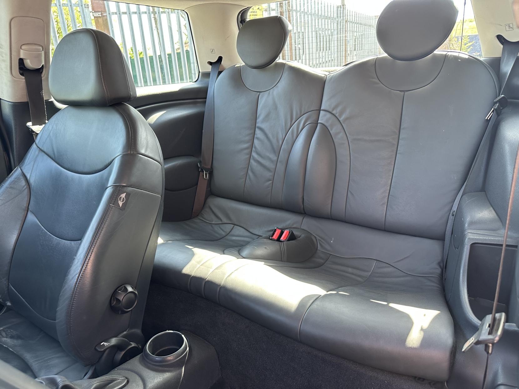 MINI Hatch 1.6 Cooper S Hatchback 3dr Petrol Manual Euro 3 (163 bhp)