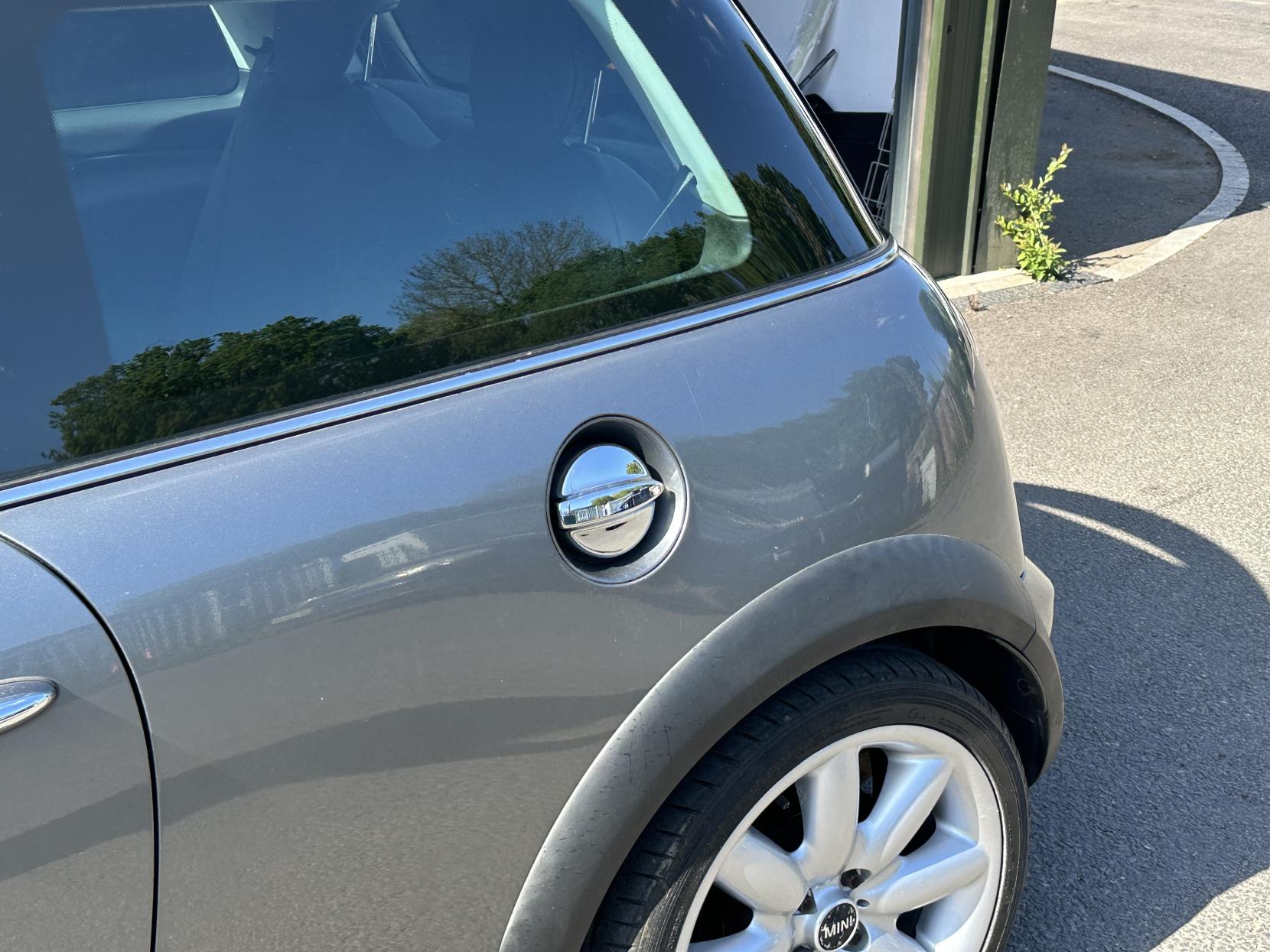MINI Hatch 1.6 Cooper S Hatchback 3dr Petrol Manual Euro 3 (163 bhp)