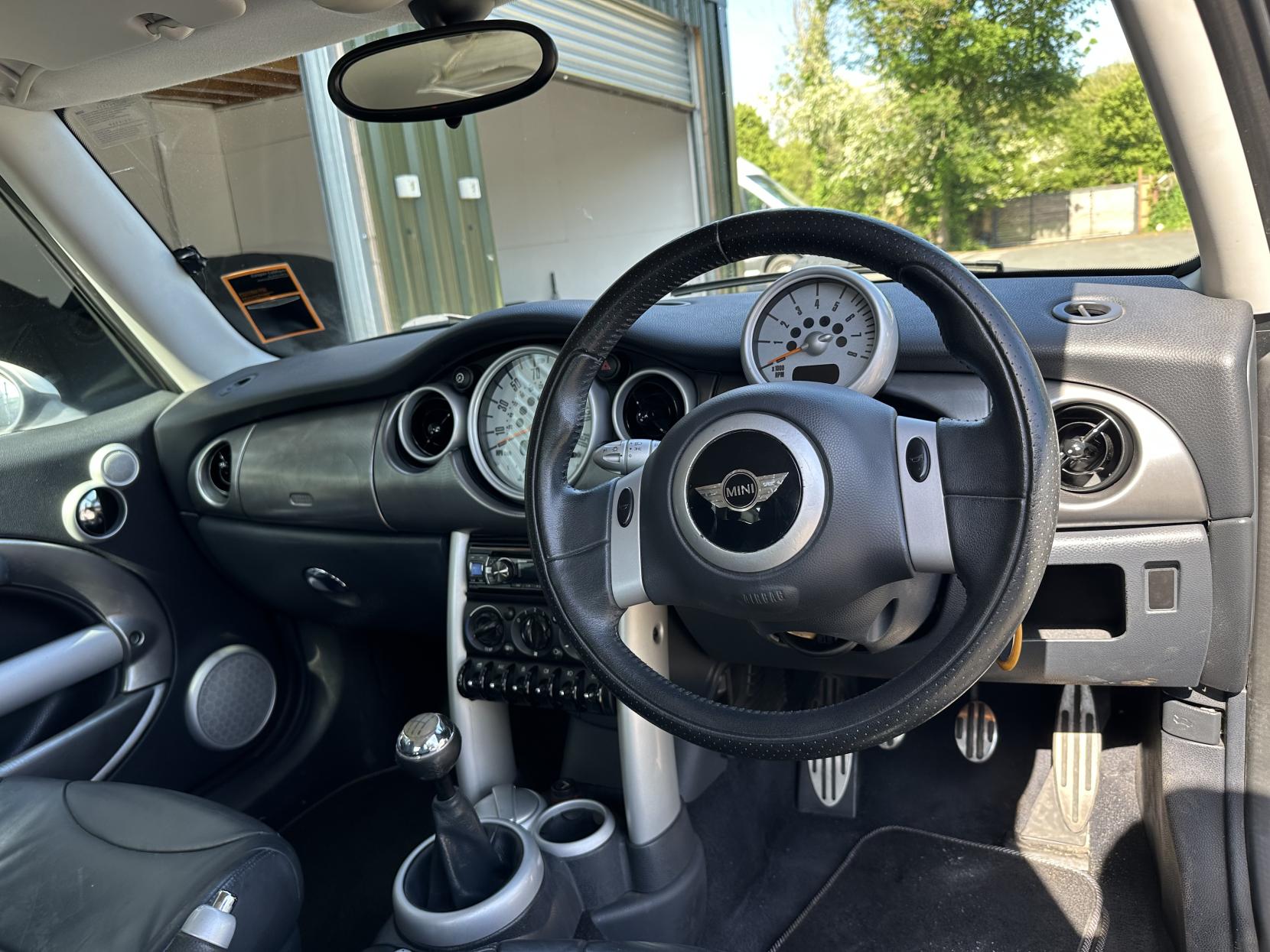 MINI Hatch 1.6 Cooper S Hatchback 3dr Petrol Manual Euro 3 (163 bhp)