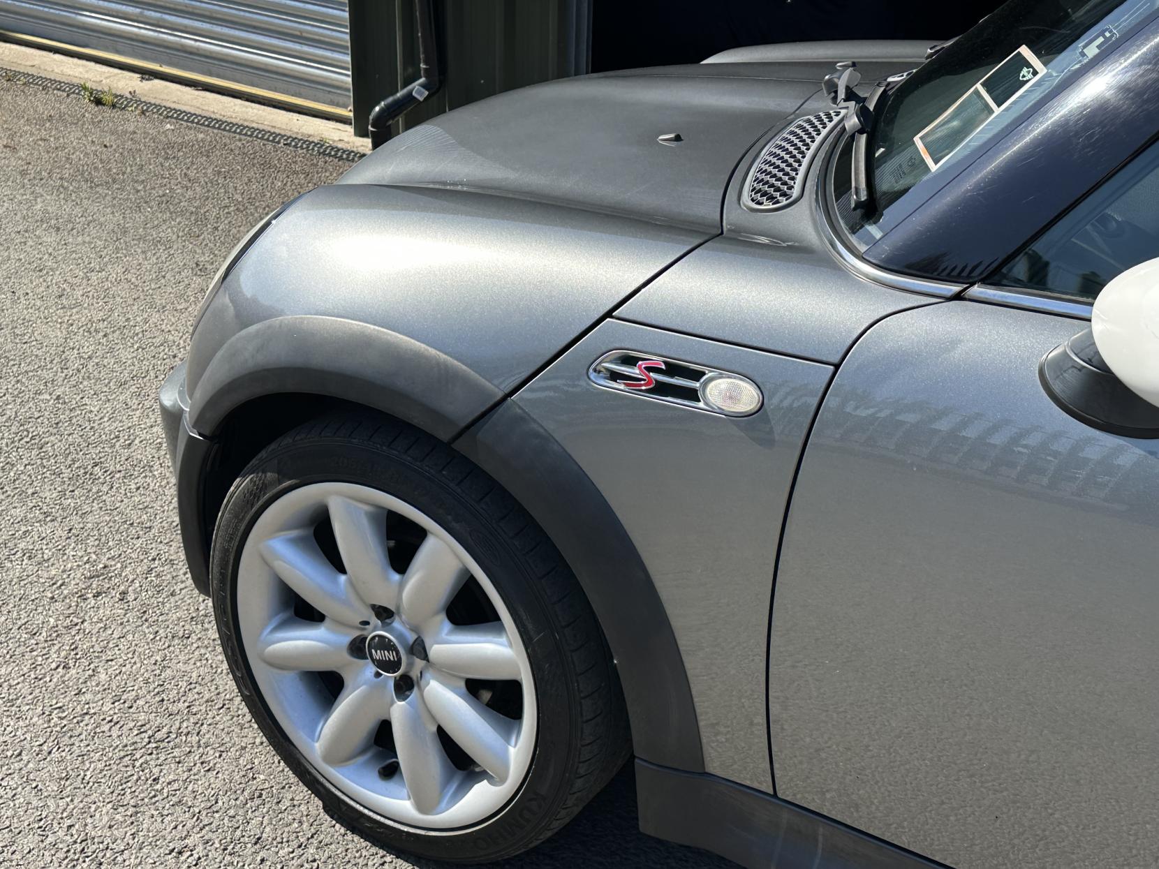 MINI Hatch 1.6 Cooper S Hatchback 3dr Petrol Manual Euro 3 (163 bhp)