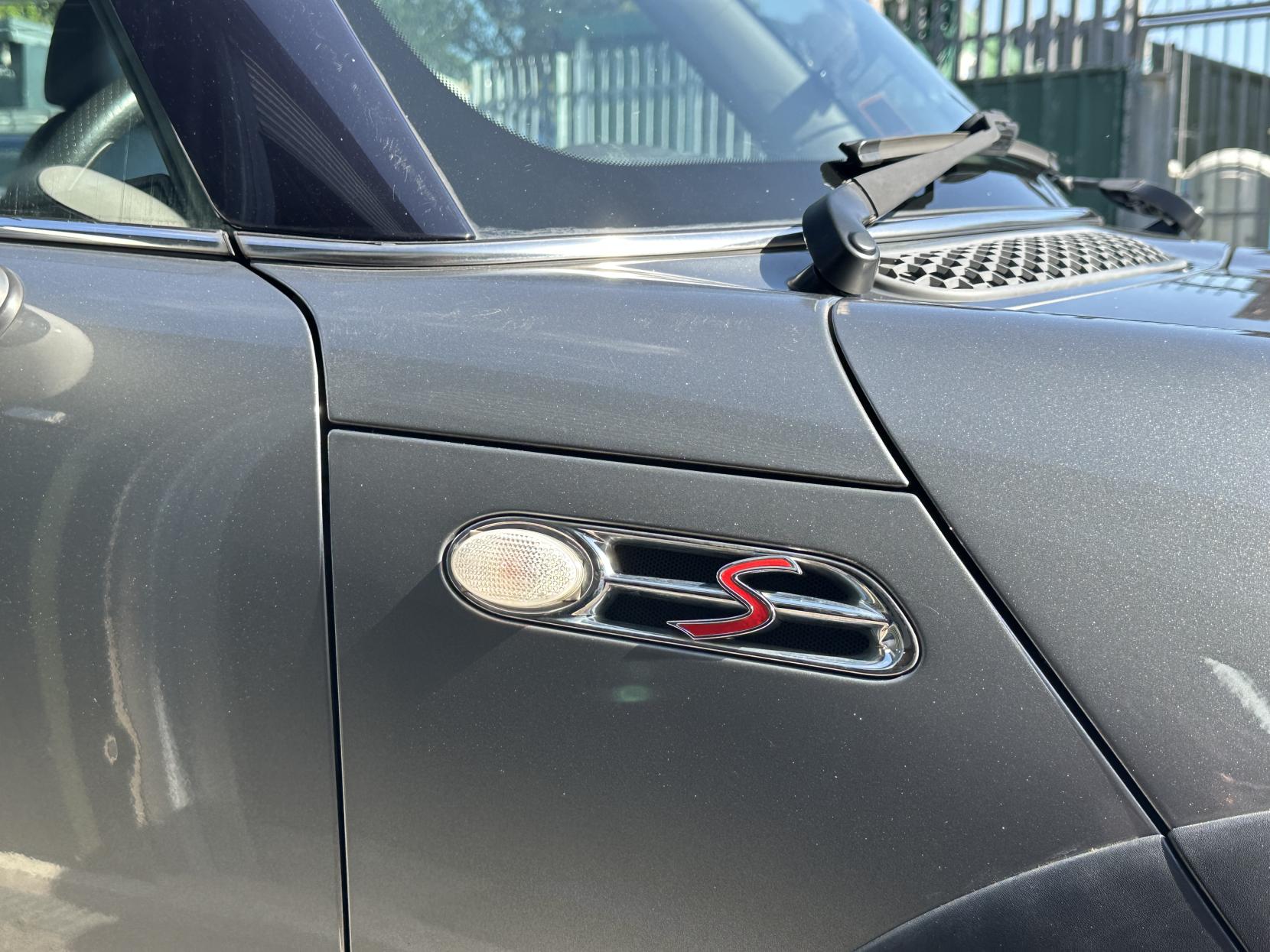 MINI Hatch 1.6 Cooper S Hatchback 3dr Petrol Manual Euro 3 (163 bhp)