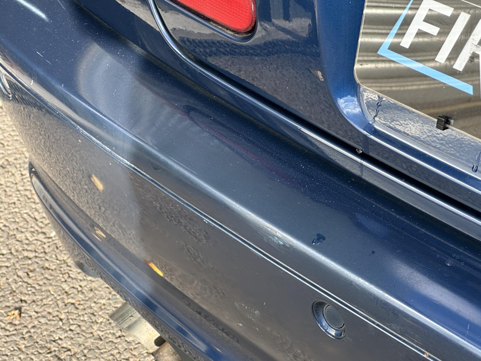 BMW 3 Series 2.5 325Ci 325 Sport Coupe 2dr Petrol Automatic (229 g/km, 192 bhp)