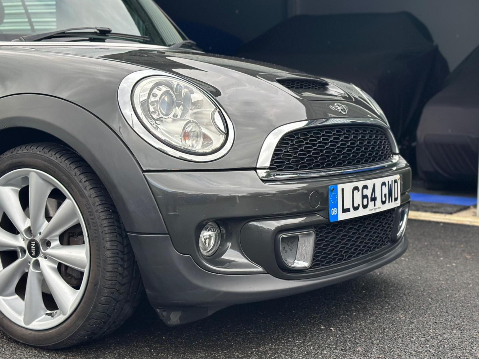 MINI Convertible 1.6 Cooper S Auto Euro 5 2dr