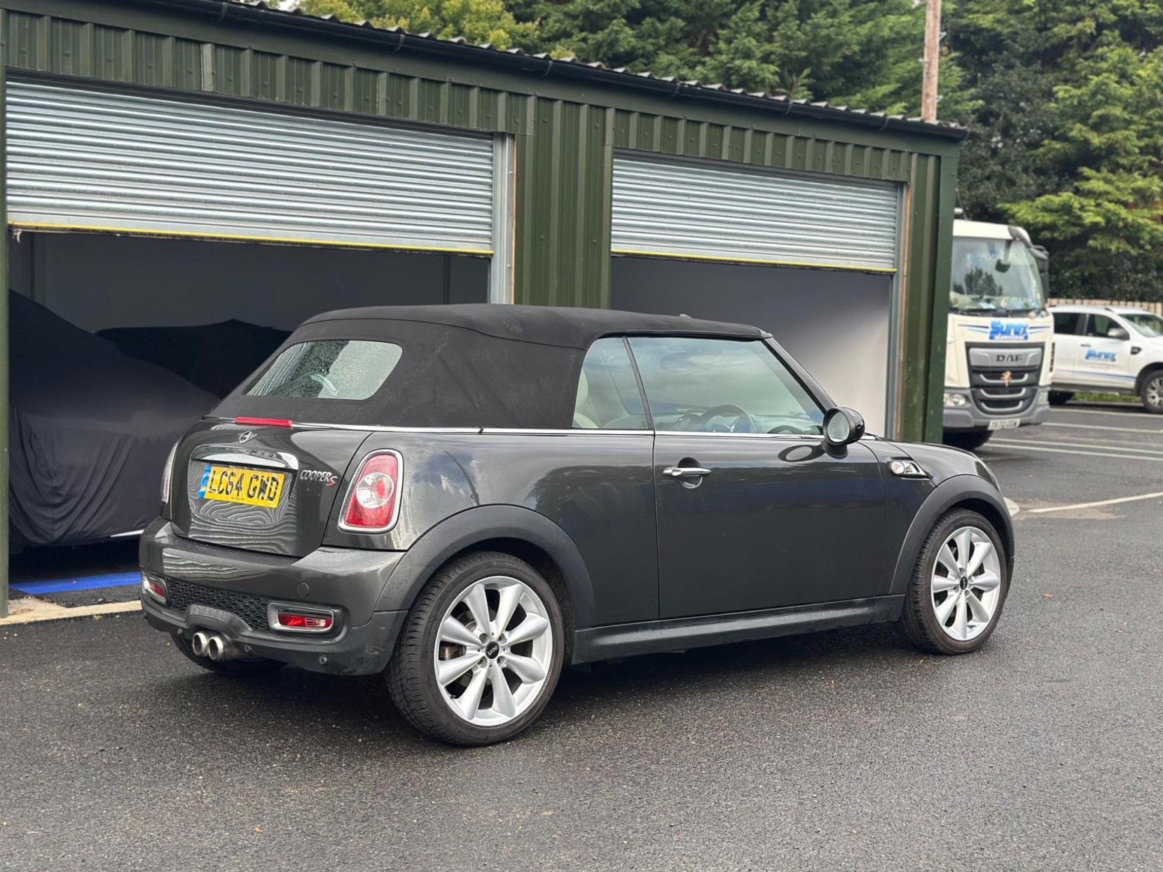 MINI Convertible 1.6 Cooper S Auto Euro 5 2dr