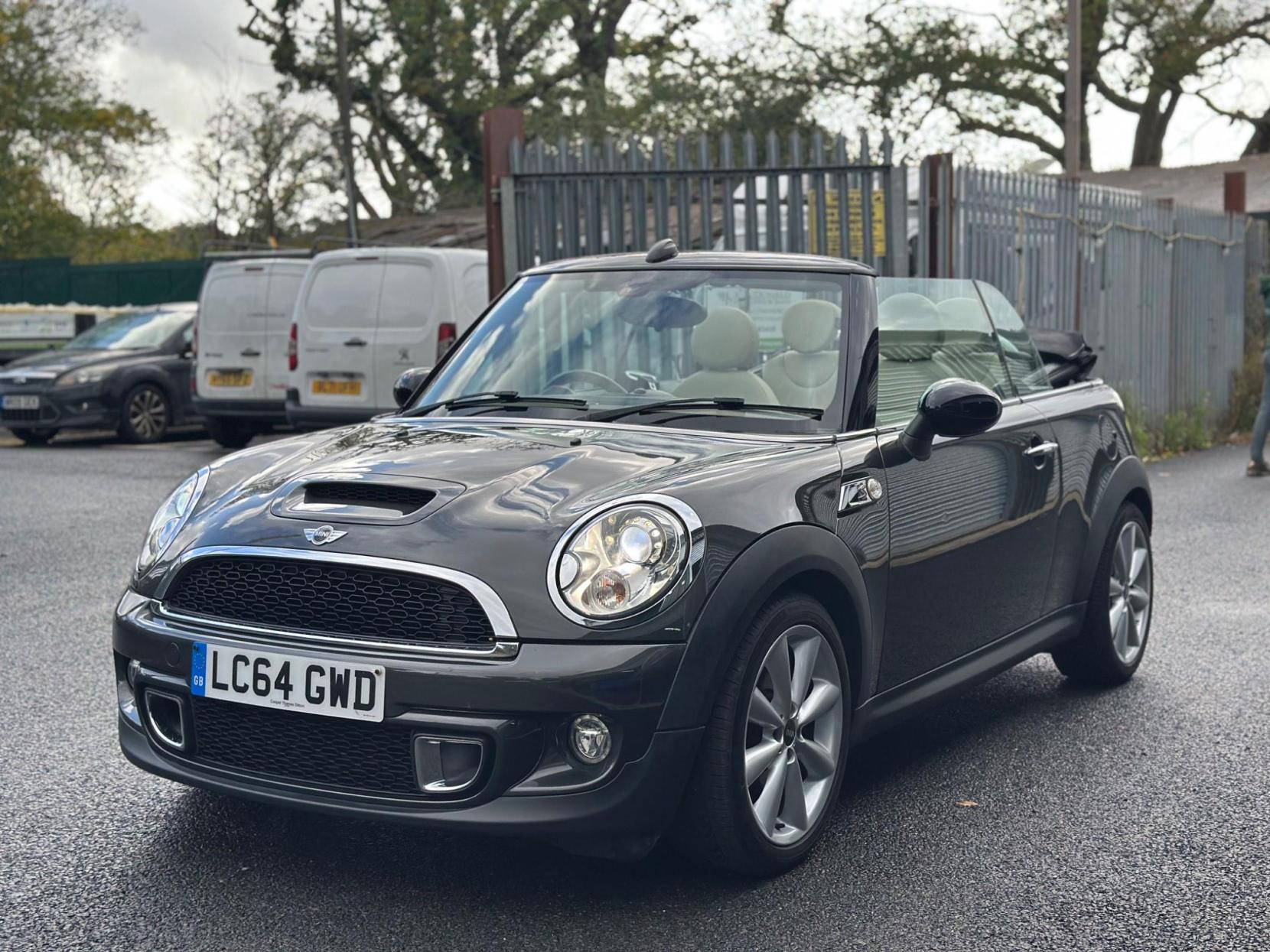 MINI Convertible 1.6 Cooper S Auto Euro 5 2dr