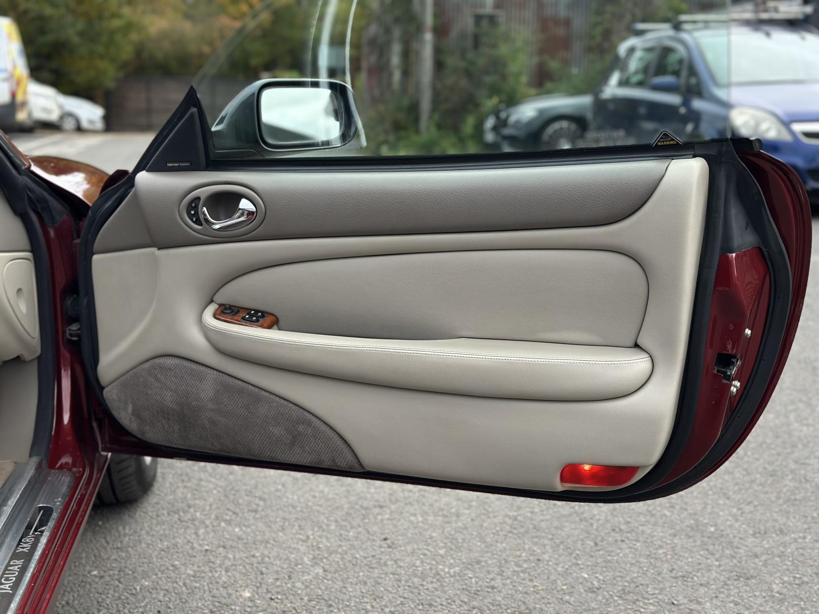 Jaguar XK8 4.0 Coupe 2dr Petrol Automatic (281 g/km, 290 bhp)