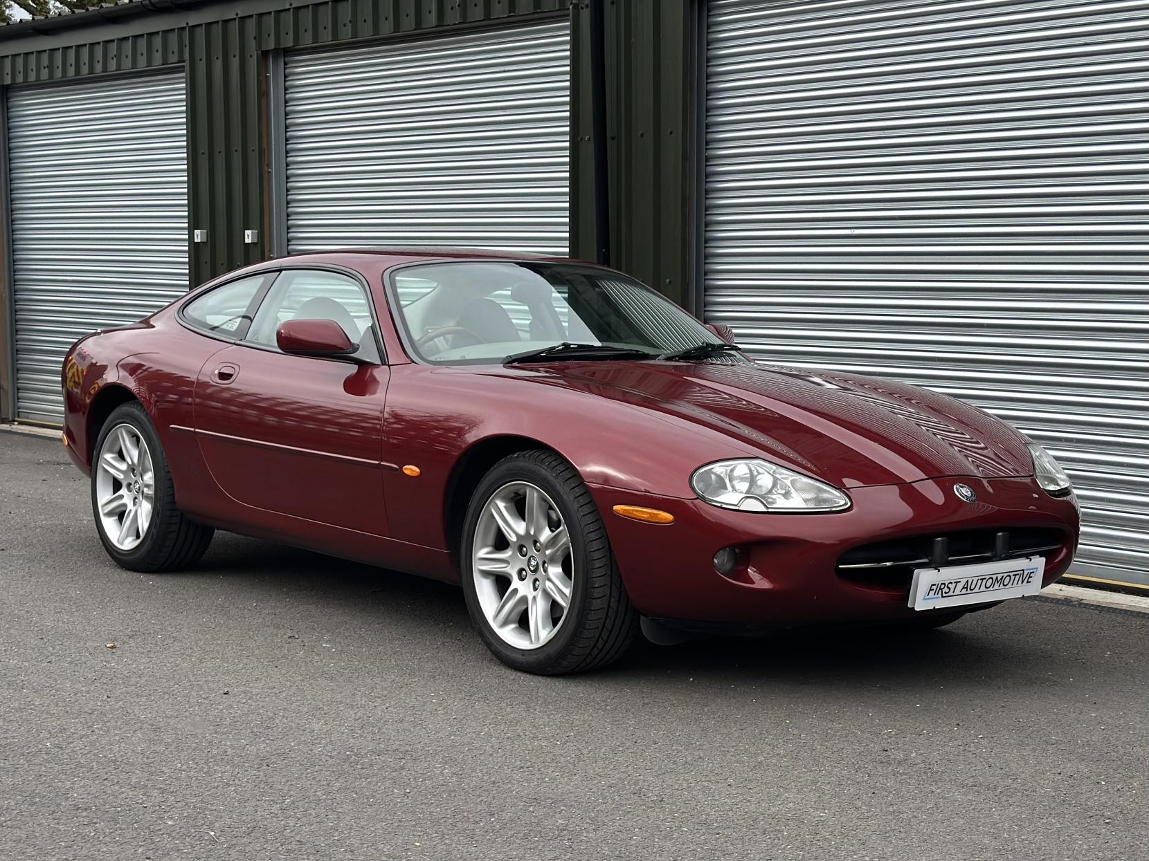 Jaguar XK8 4.0 Coupe 2dr Petrol Automatic (281 g/km, 290 bhp)