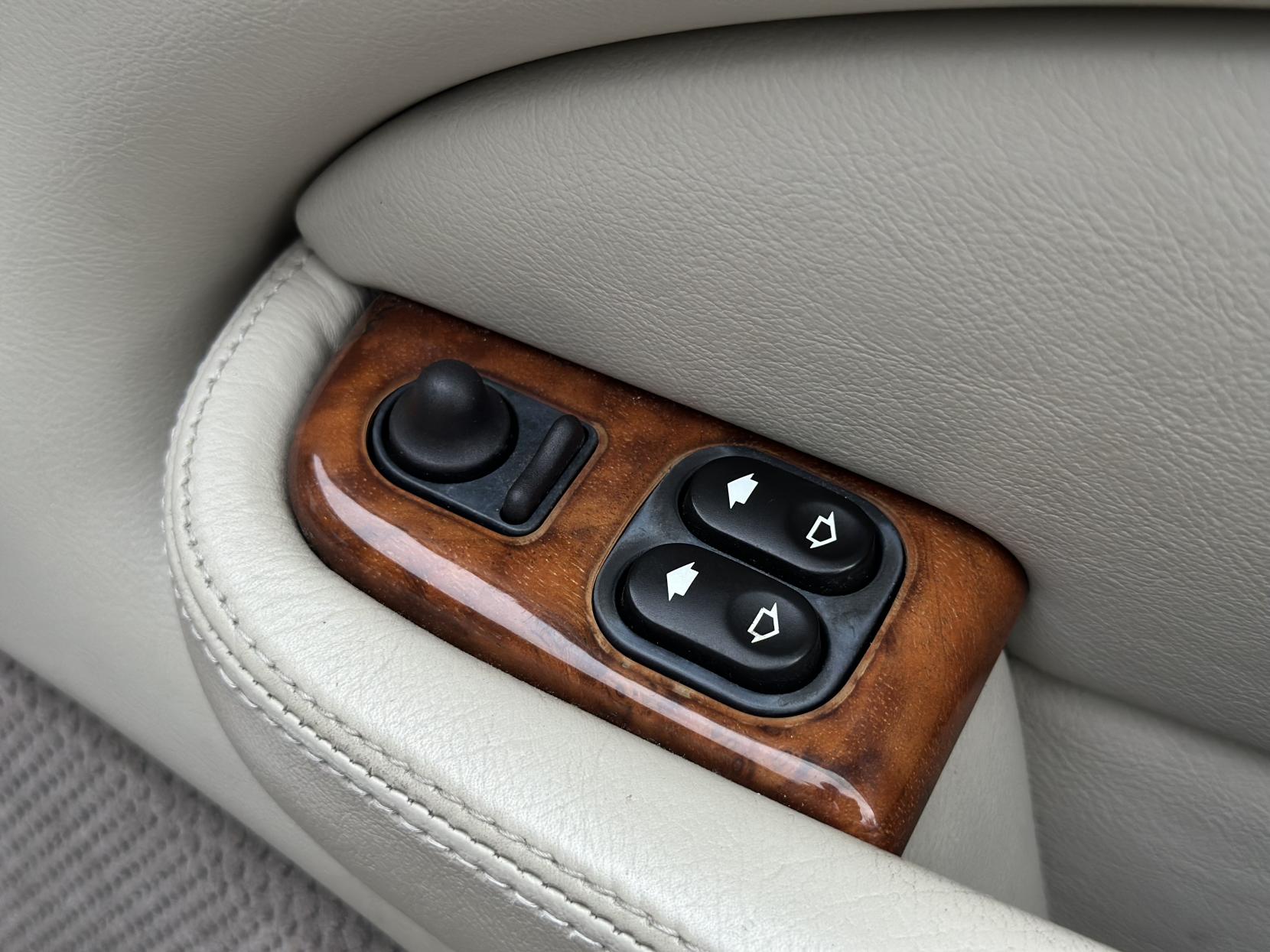 Jaguar XK8 4.0 Coupe 2dr Petrol Automatic (281 g/km, 290 bhp)