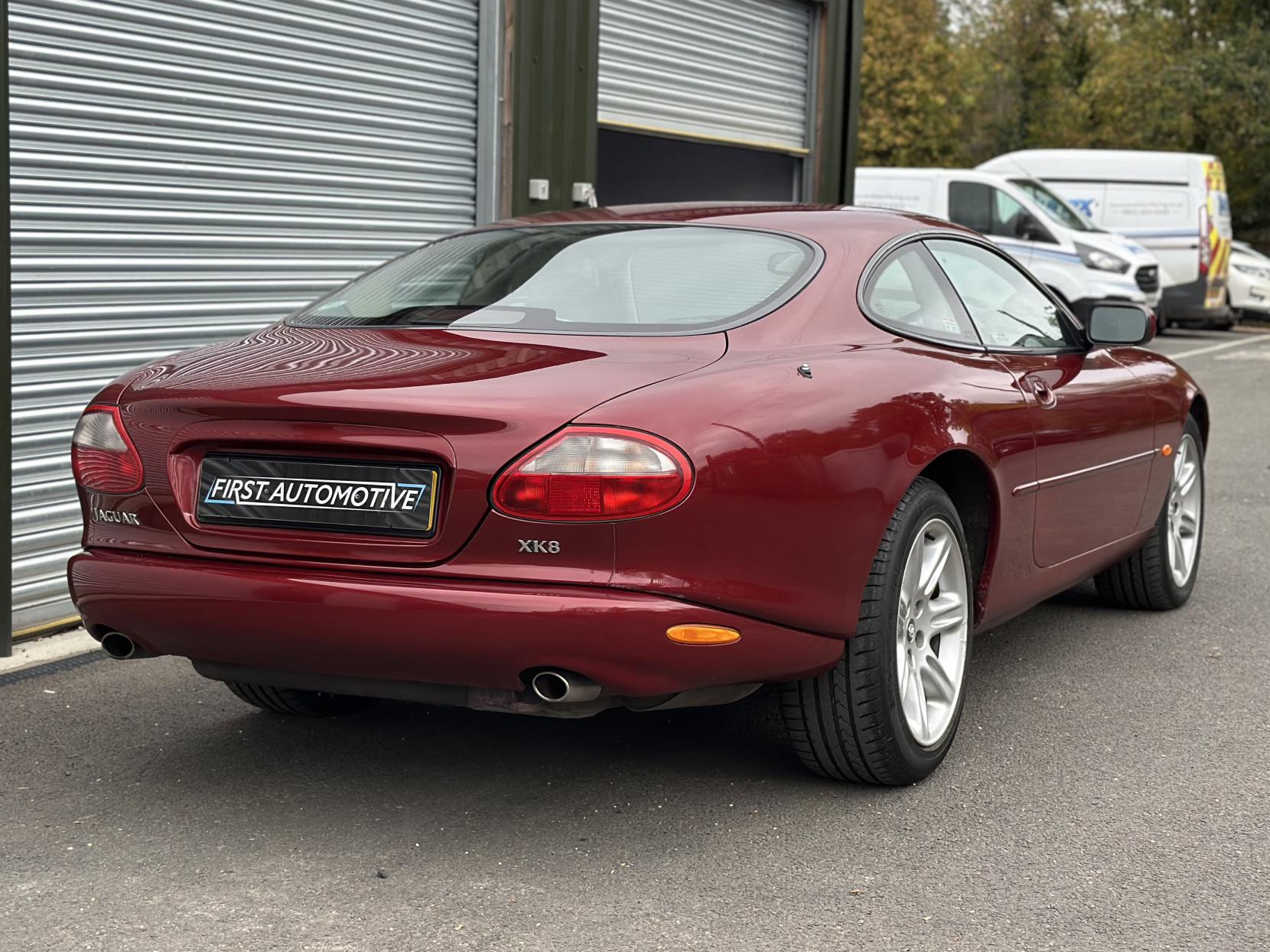 Jaguar XK8 4.0 Coupe 2dr Petrol Automatic (281 g/km, 290 bhp)