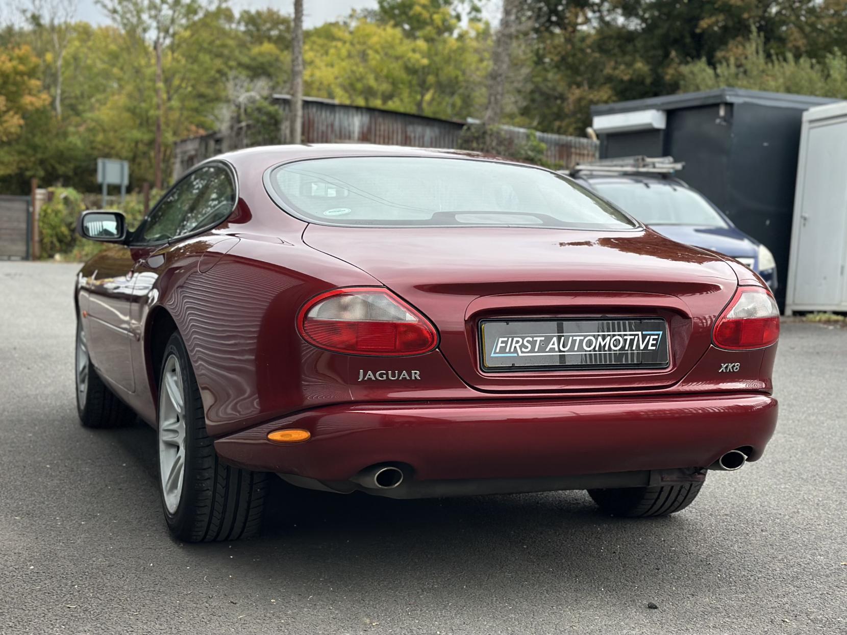 Jaguar XK8 4.0 Coupe 2dr Petrol Automatic (281 g/km, 290 bhp)