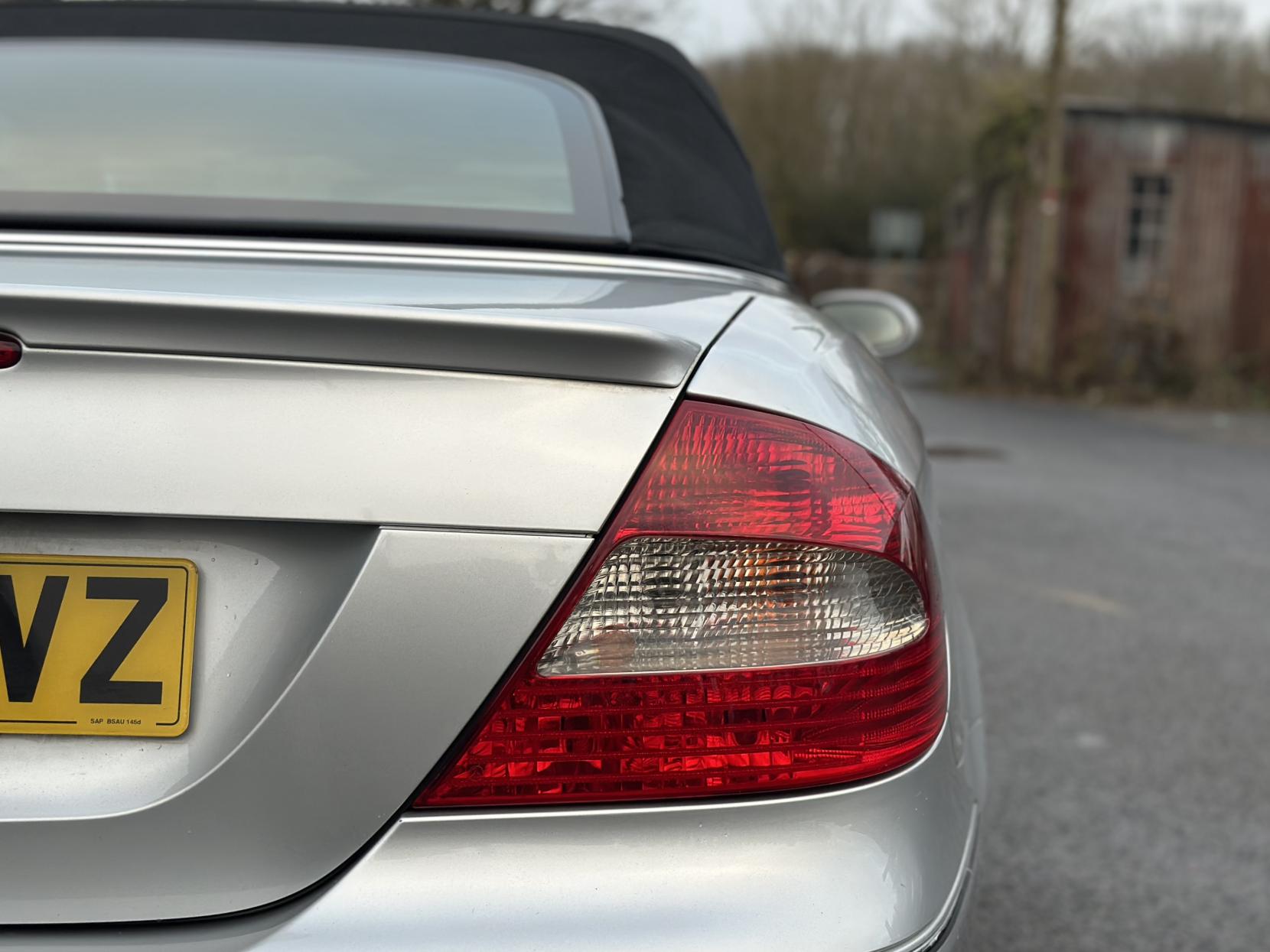 Mercedes-Benz CLK 3.5 CLK350 Sport Cabriolet 2dr Petrol 7G-Tronic (244 g/km, 272 bhp)