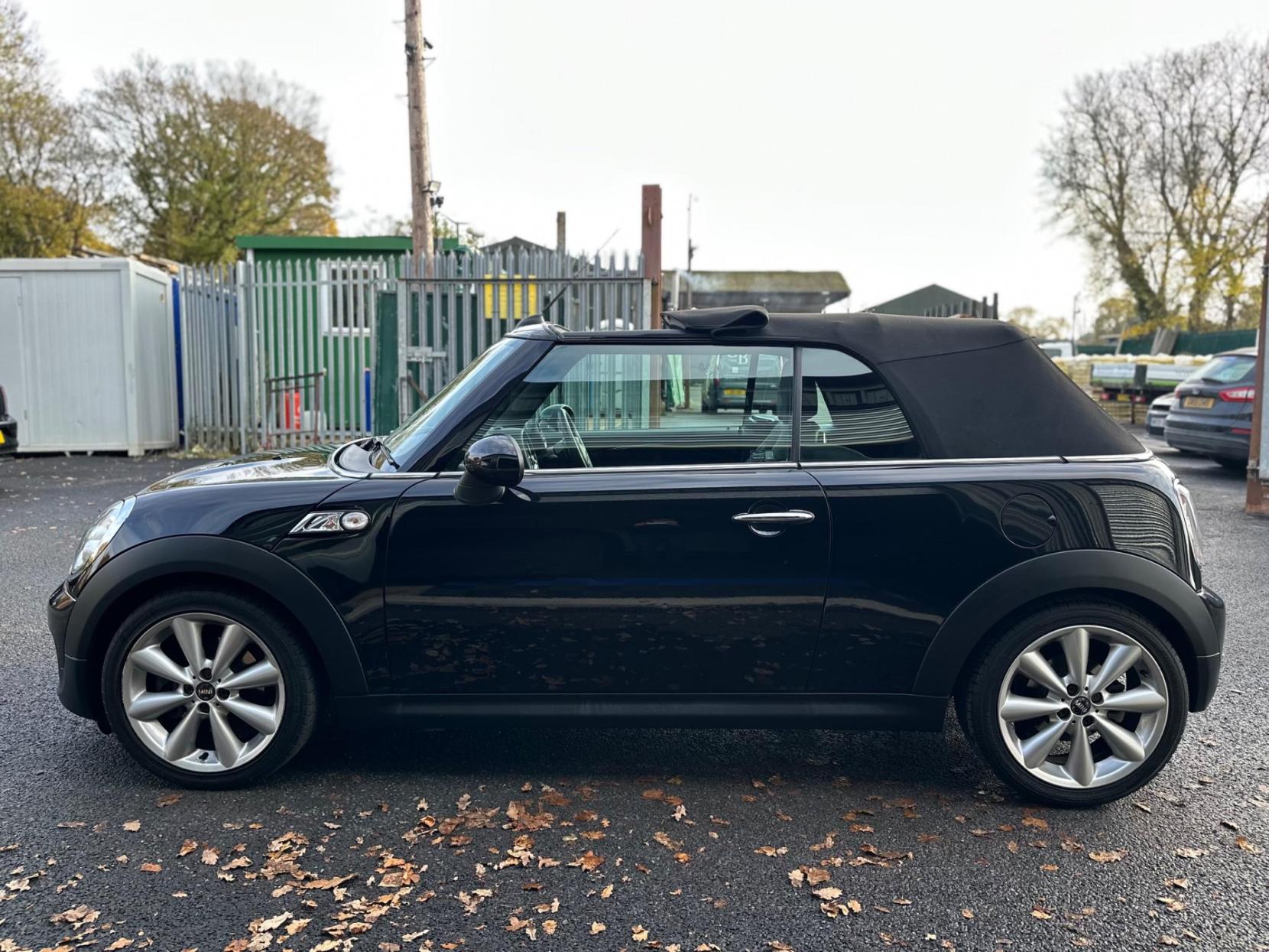 MINI Convertible 1.6 Cooper S Auto Euro 5 2dr