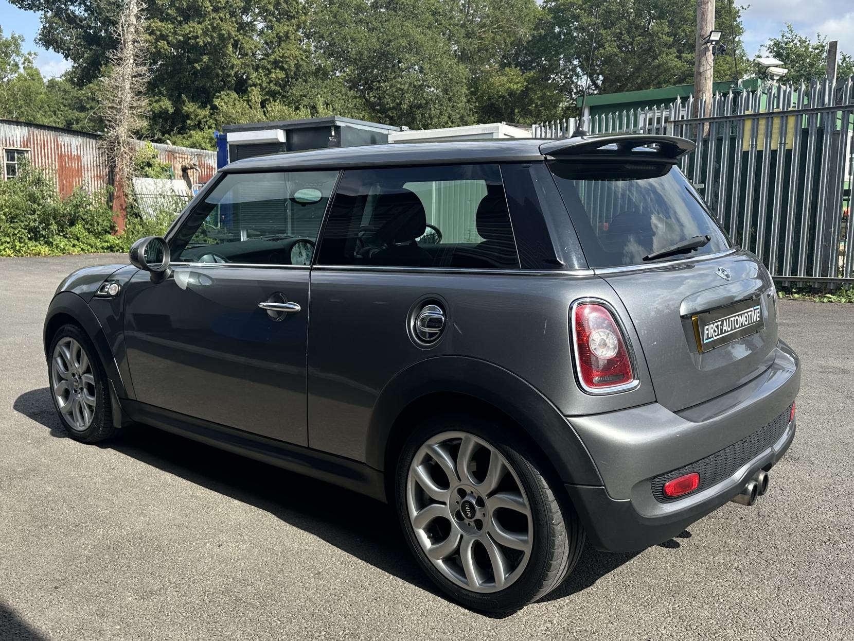 MINI Hatch 1.6 Cooper S Hatchback 3dr Petrol Manual Euro 5 (175 ps)