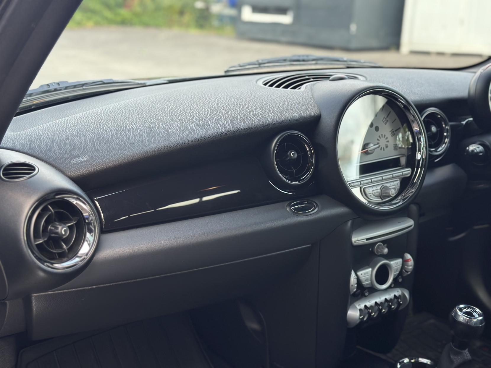 MINI Hatch 1.6 Cooper S Hatchback 3dr Petrol Manual Euro 5 (175 ps)