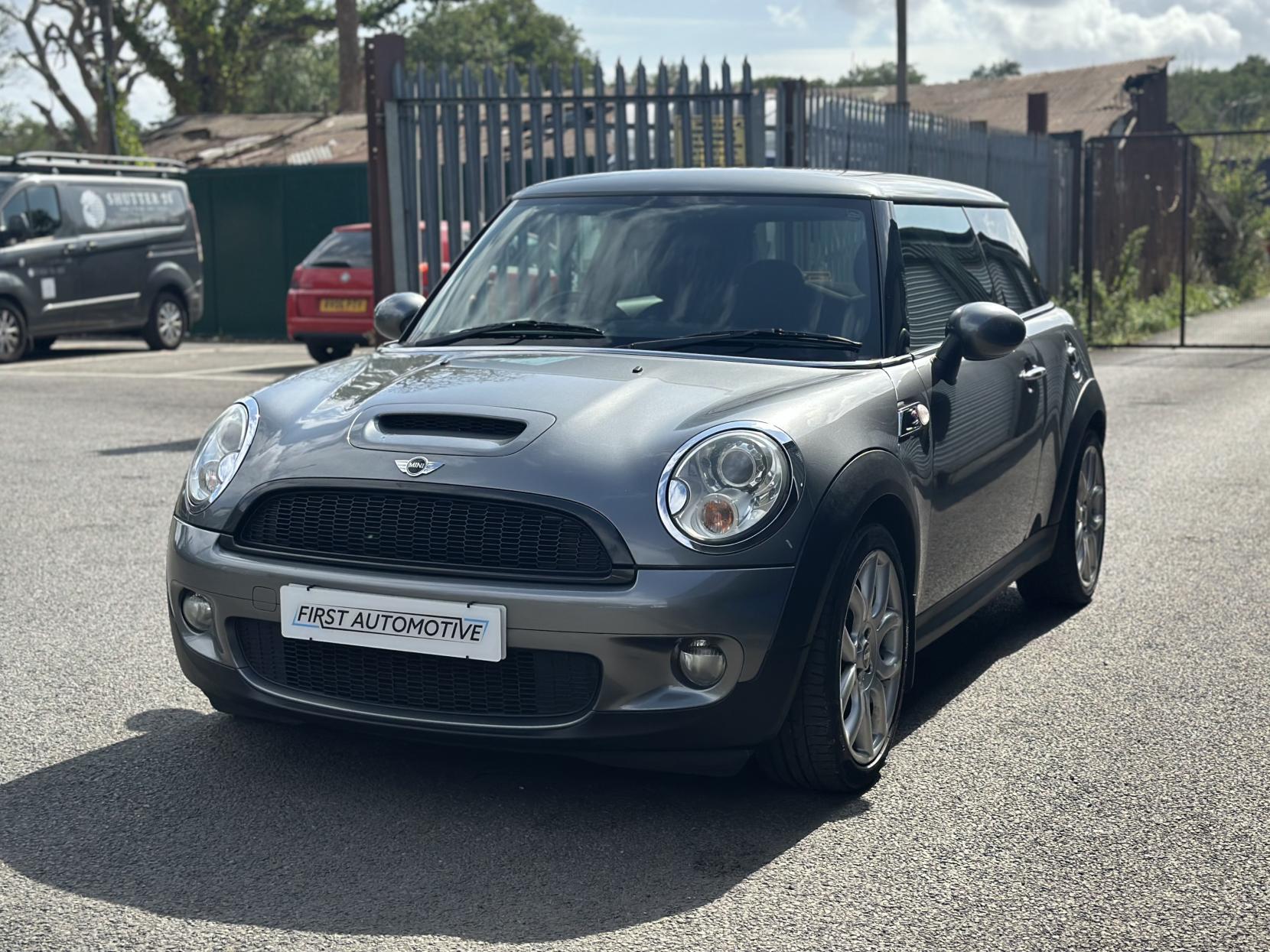 MINI Hatch 1.6 Cooper S Hatchback 3dr Petrol Manual Euro 5 (175 ps)