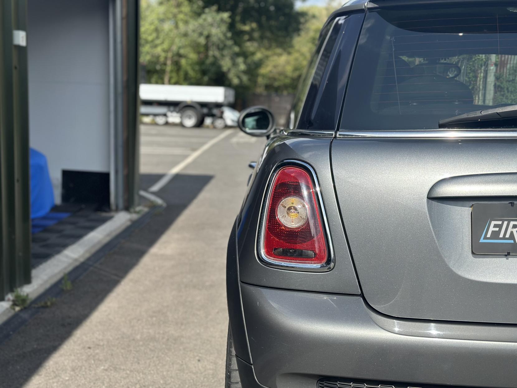 MINI Hatch 1.6 Cooper S Hatchback 3dr Petrol Manual Euro 5 (175 ps)