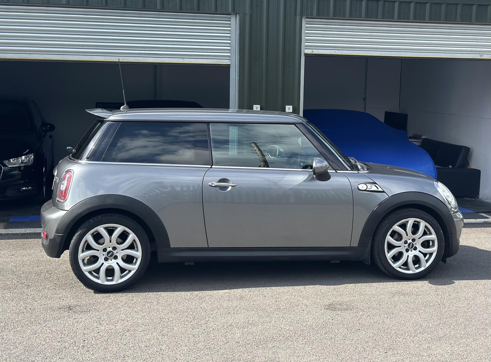 MINI Hatch 1.6 Cooper S Hatchback 3dr Petrol Manual Euro 5 (175 ps)