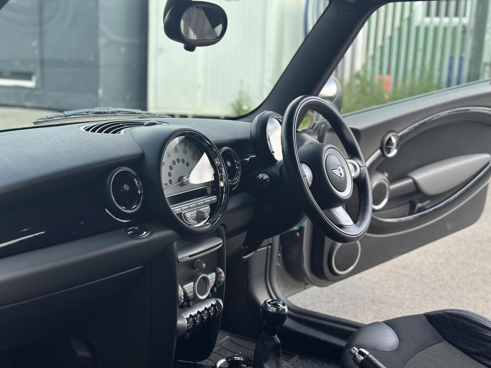 MINI Hatch 1.6 Cooper S Hatchback 3dr Petrol Manual Euro 5 (175 ps)