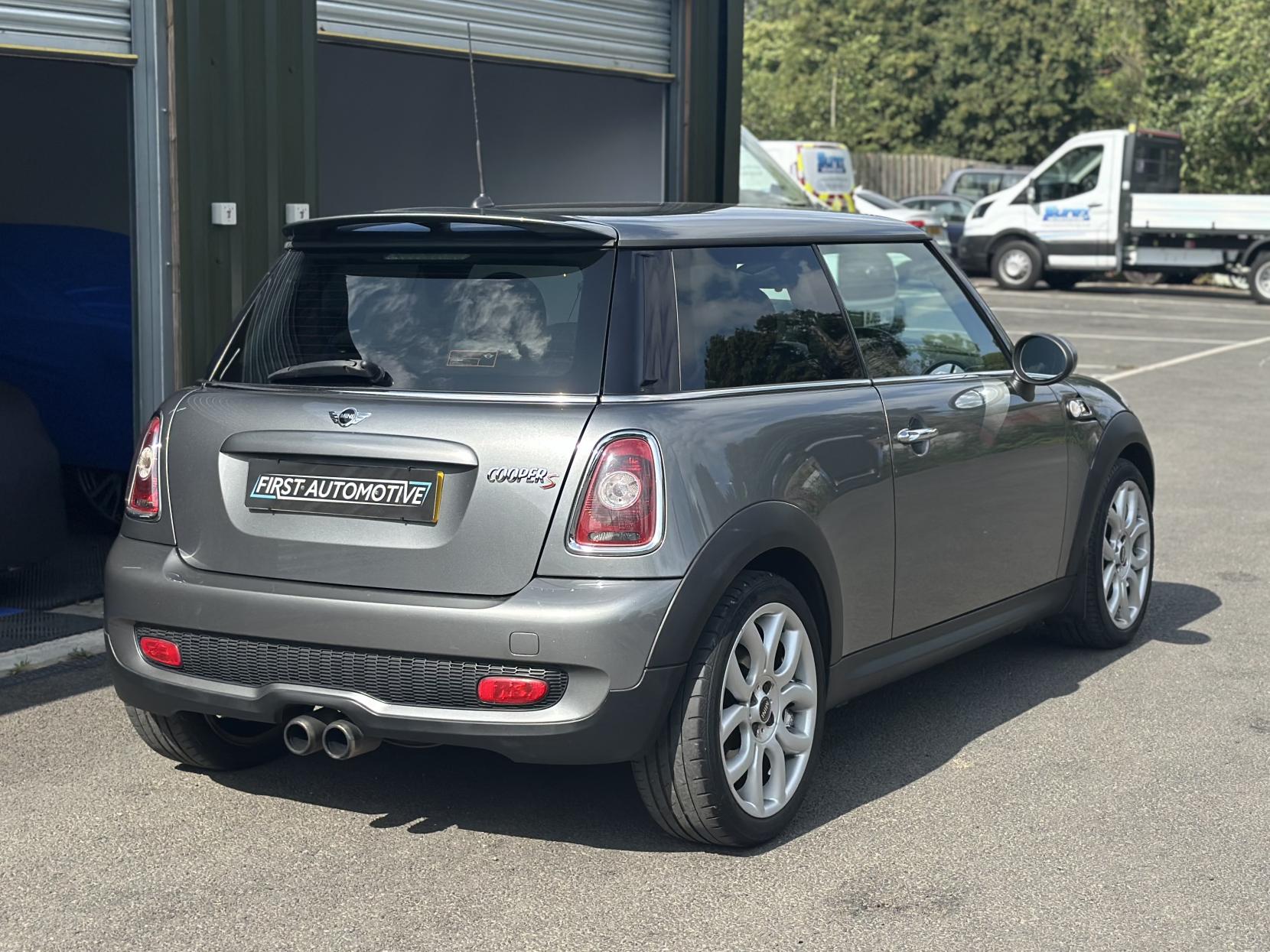 MINI Hatch 1.6 Cooper S Hatchback 3dr Petrol Manual Euro 5 (175 ps)