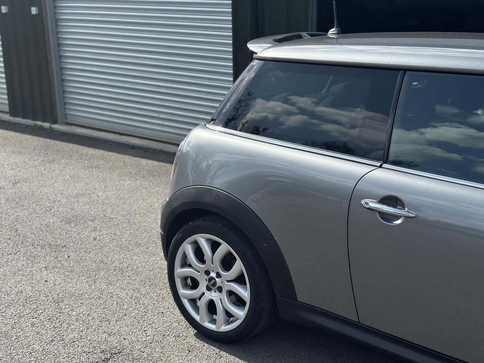 MINI Hatch 1.6 Cooper S Hatchback 3dr Petrol Manual Euro 5 (175 ps)