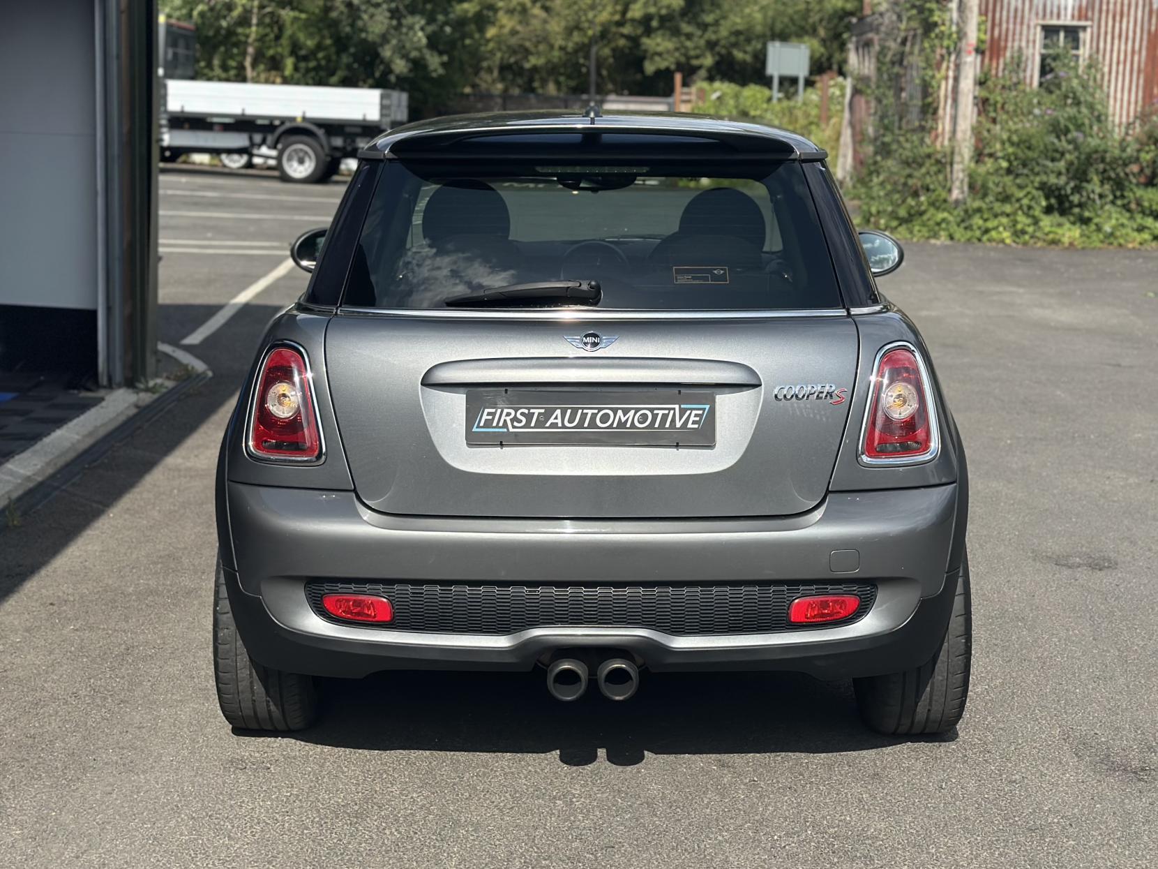 MINI Hatch 1.6 Cooper S Hatchback 3dr Petrol Manual Euro 5 (175 ps)