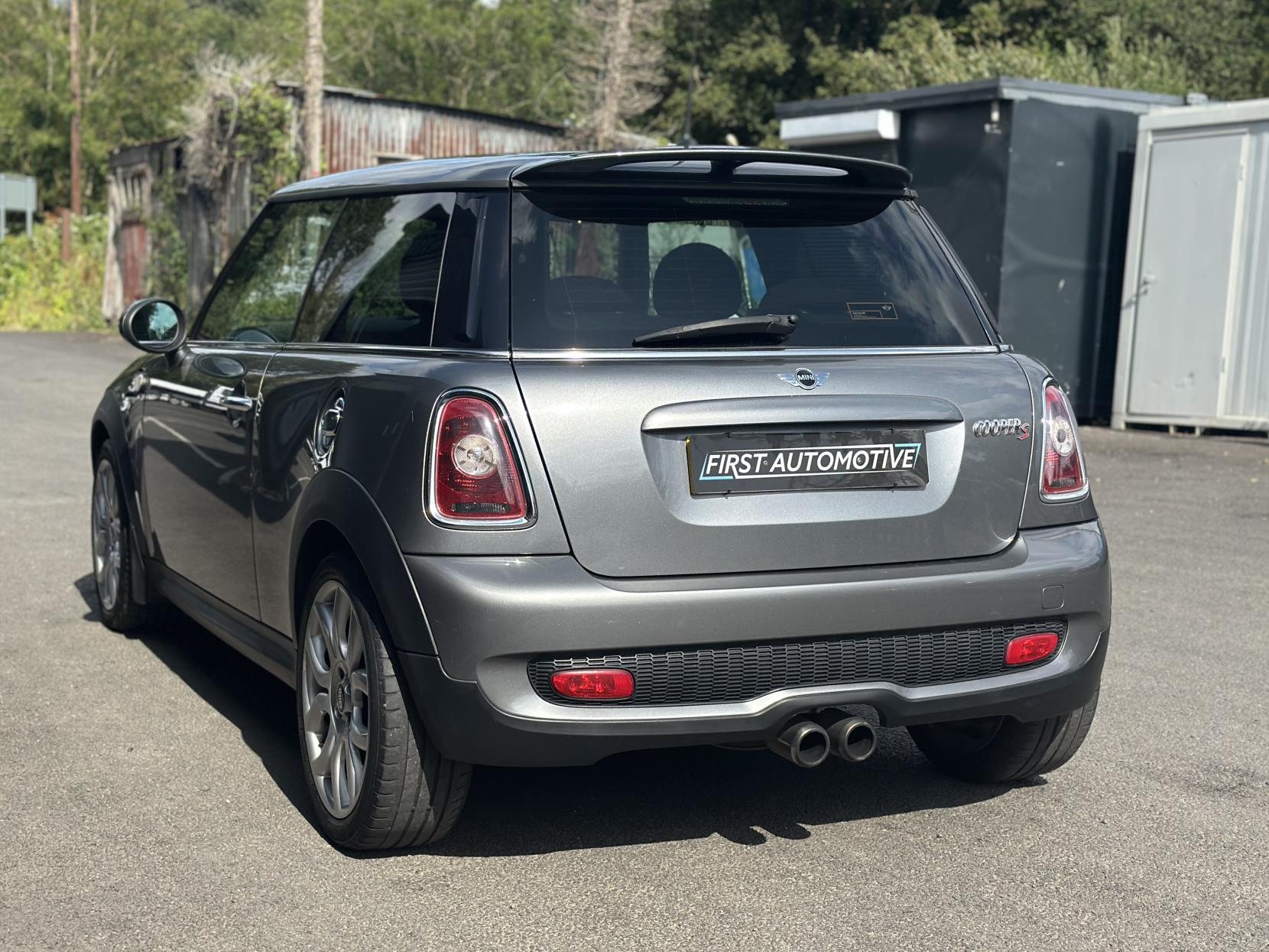MINI Hatch 1.6 Cooper S Hatchback 3dr Petrol Manual Euro 5 (175 ps)