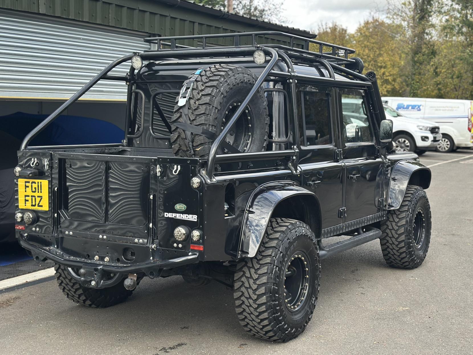 Land Rover Defender 110 2.4 TDCi XS Utility Wagon Double Cab 5dr Diesel Manual 4WD MWB Euro 4 (122 bhp)