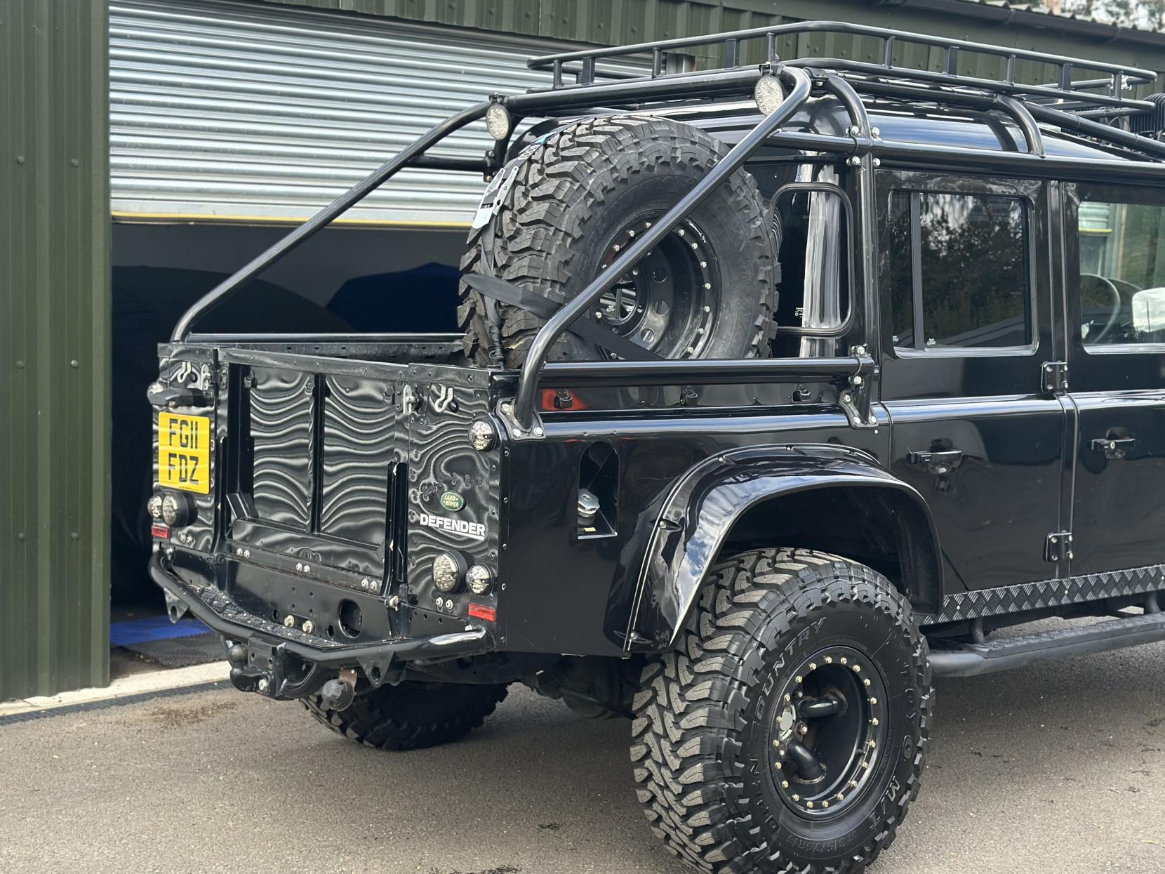 Land Rover Defender 110 2.4 TDCi XS Utility Wagon Double Cab 5dr Diesel Manual 4WD MWB Euro 4 (122 bhp)