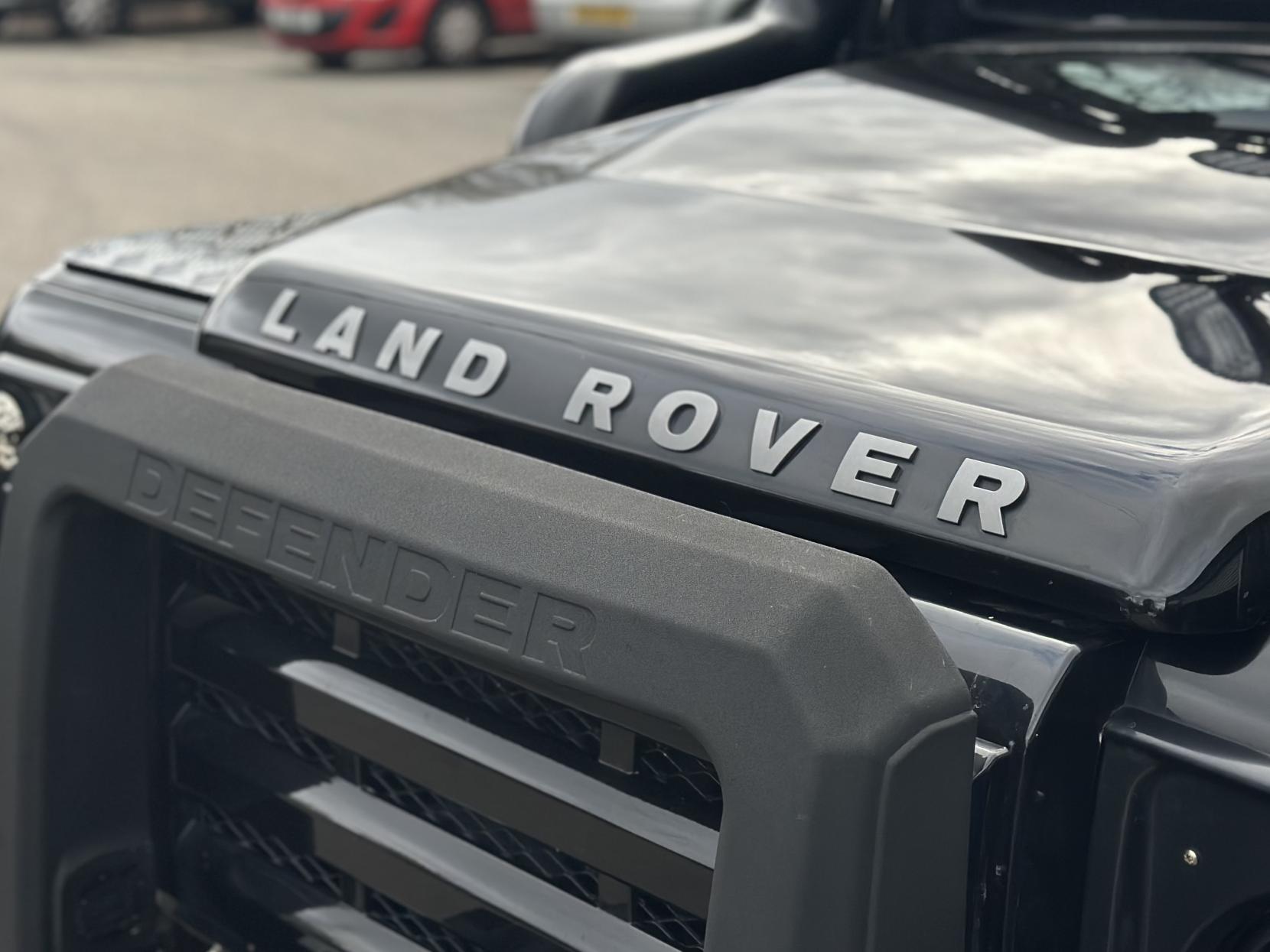 Land Rover Defender 110 2.4 TDCi XS Utility Wagon Double Cab 5dr Diesel Manual 4WD MWB Euro 4 (122 bhp)