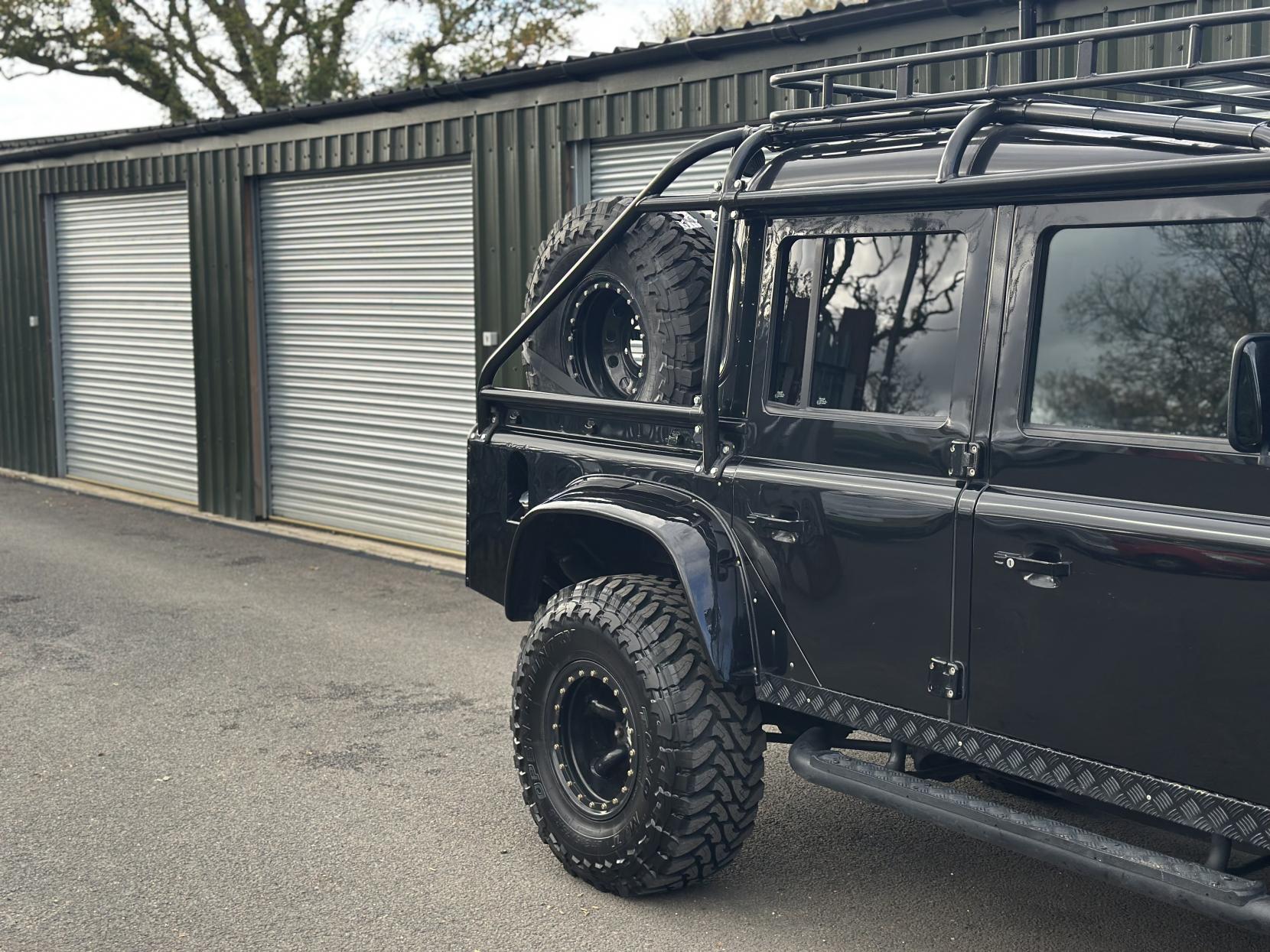 Land Rover Defender 110 2.4 TDCi XS Utility Wagon Double Cab 5dr Diesel Manual 4WD MWB Euro 4 (122 bhp)