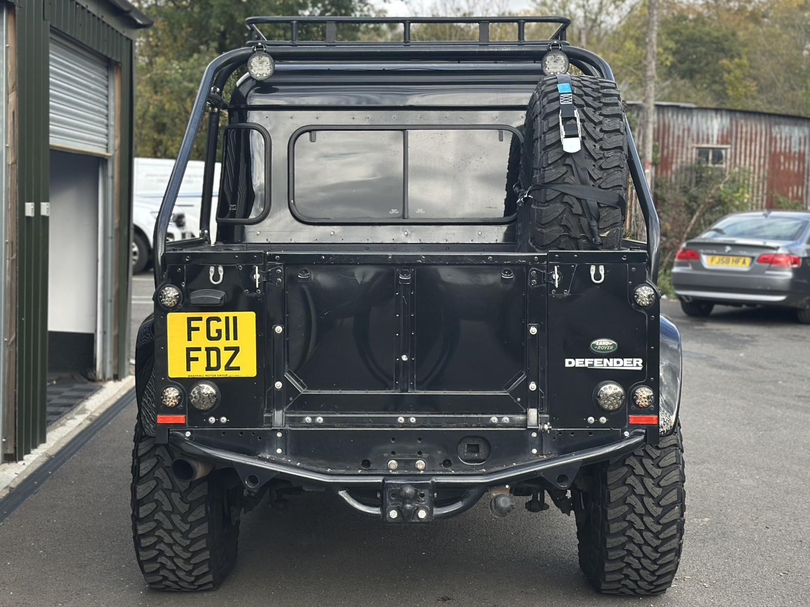 Land Rover Defender 110 2.4 TDCi XS Utility Wagon Double Cab 5dr Diesel Manual 4WD MWB Euro 4 (122 bhp)