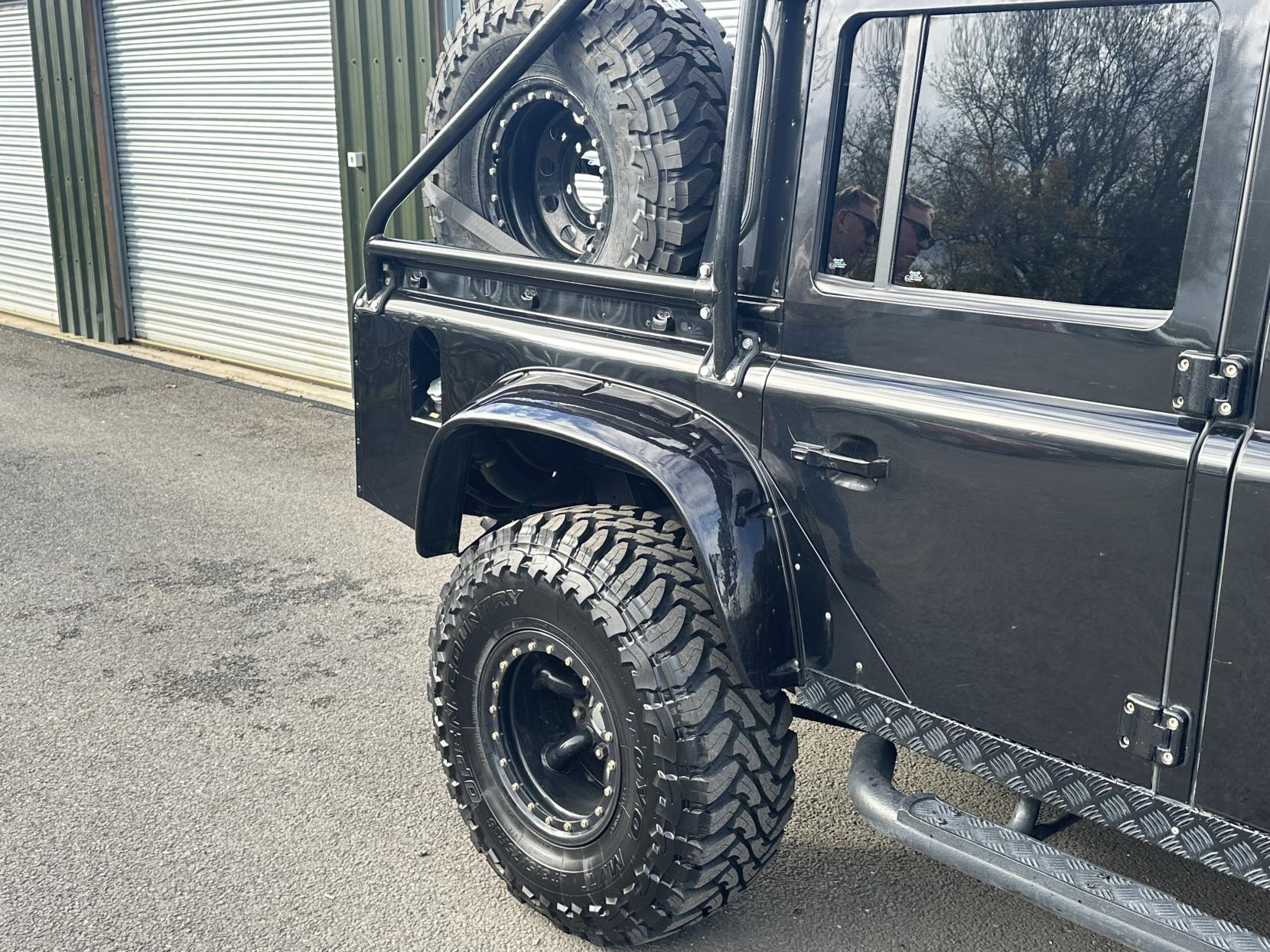 Land Rover Defender 110 2.4 TDCi XS Utility Wagon Double Cab 5dr Diesel Manual 4WD MWB Euro 4 (122 bhp)