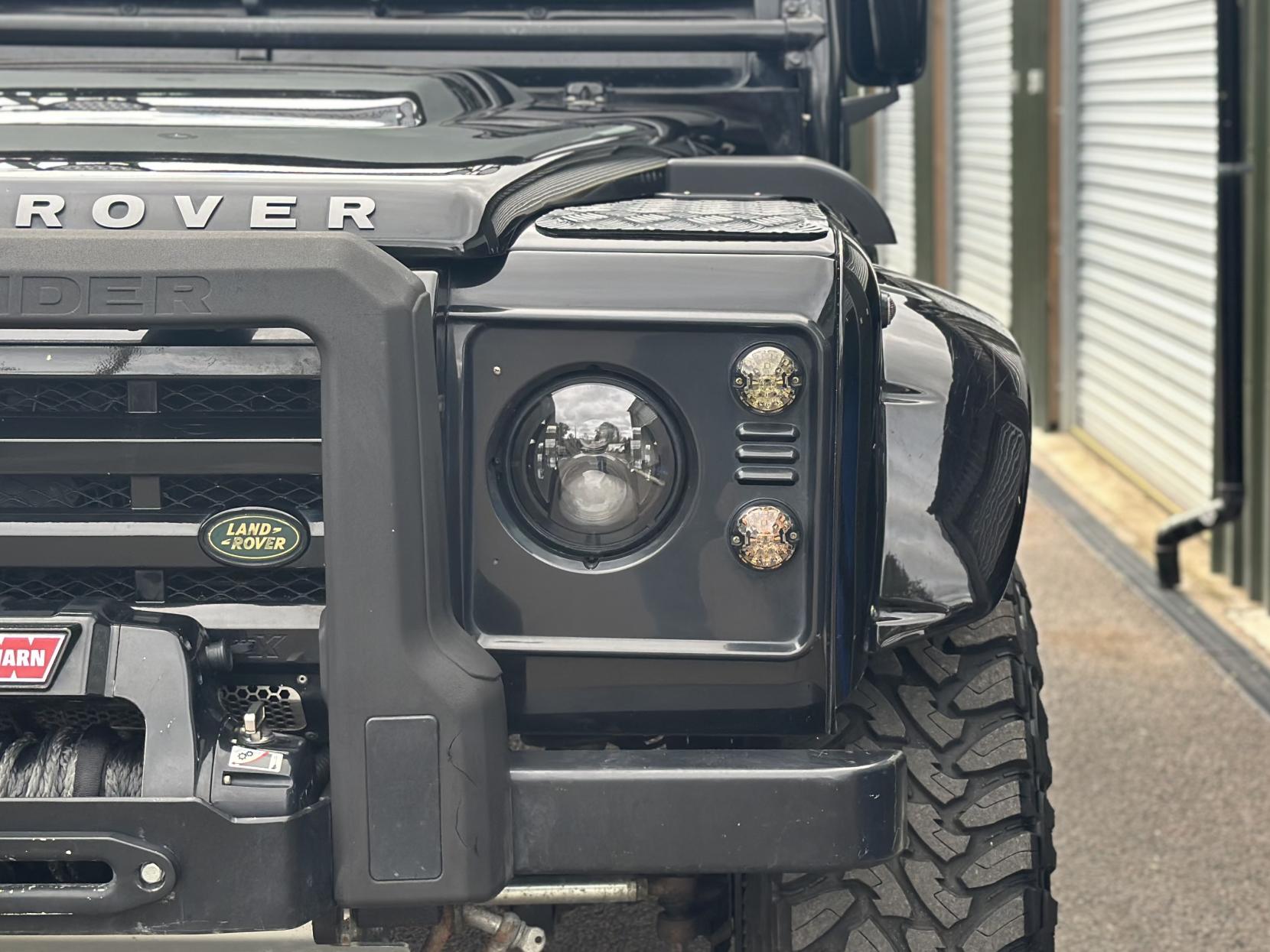 Land Rover Defender 110 2.4 TDCi XS Utility Wagon Double Cab 5dr Diesel Manual 4WD MWB Euro 4 (122 bhp)